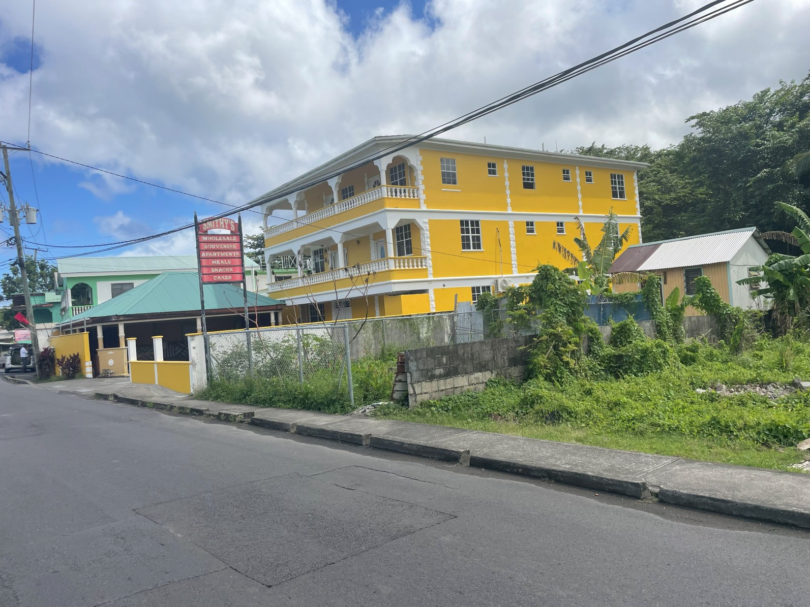 3 storey commercial building in Portsmouth – EC$3,531,970 / US$1,300,000