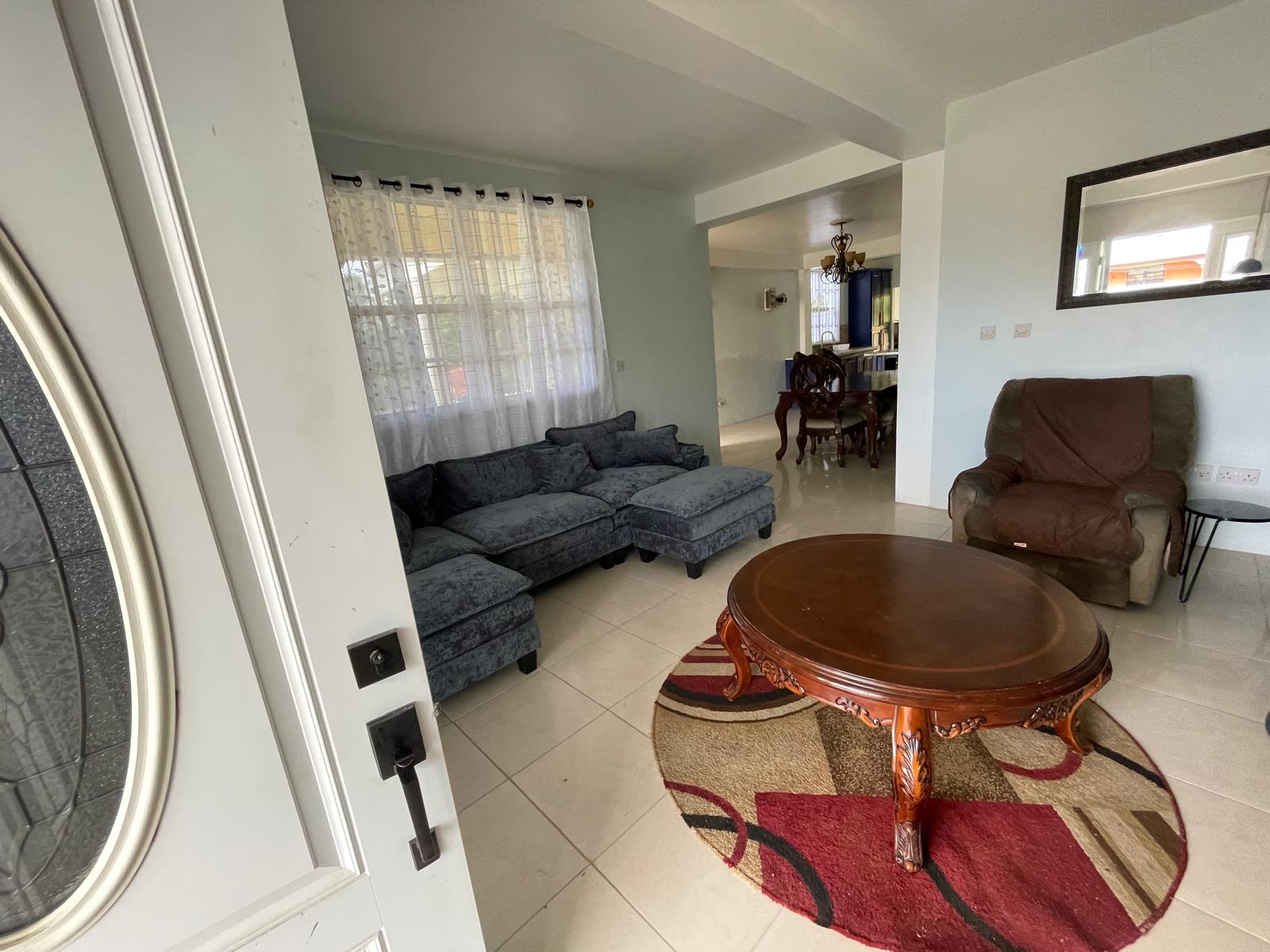 3 storey commercial building in Portsmouth – EC$3,531,970 / US$1,300,000