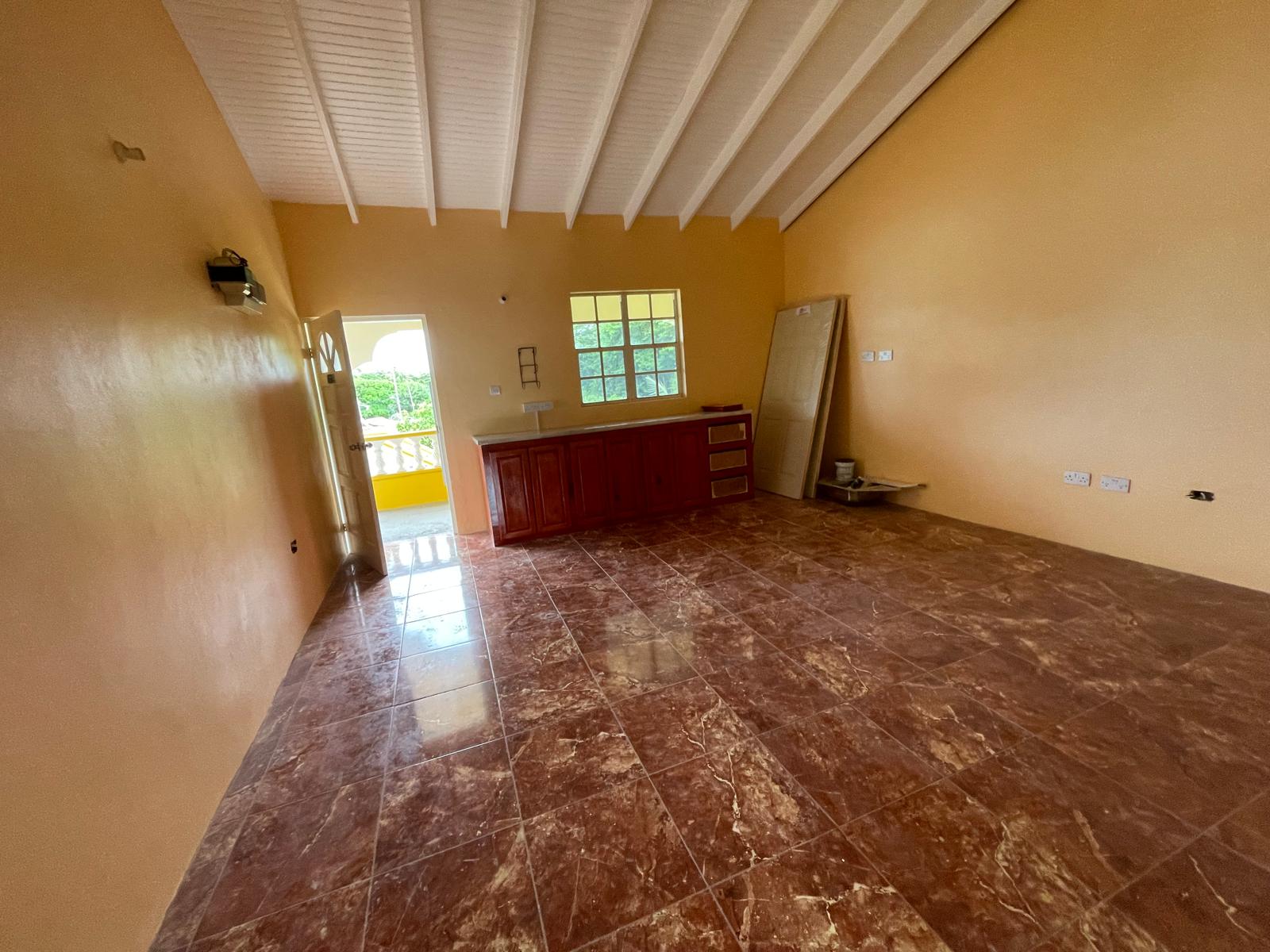 3 storey commercial building in Portsmouth – EC$3,531,970 / US$1,300,000