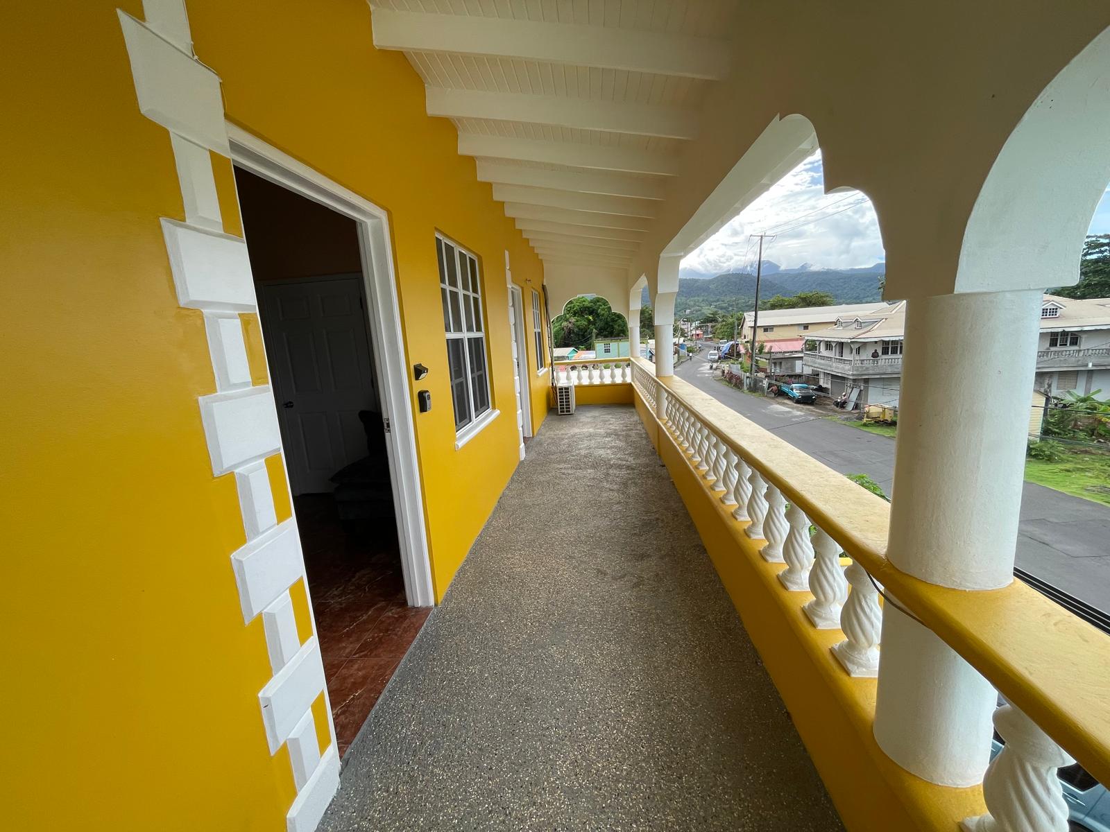 3 storey commercial building in Portsmouth – EC$3,531,970 / US$1,300,000