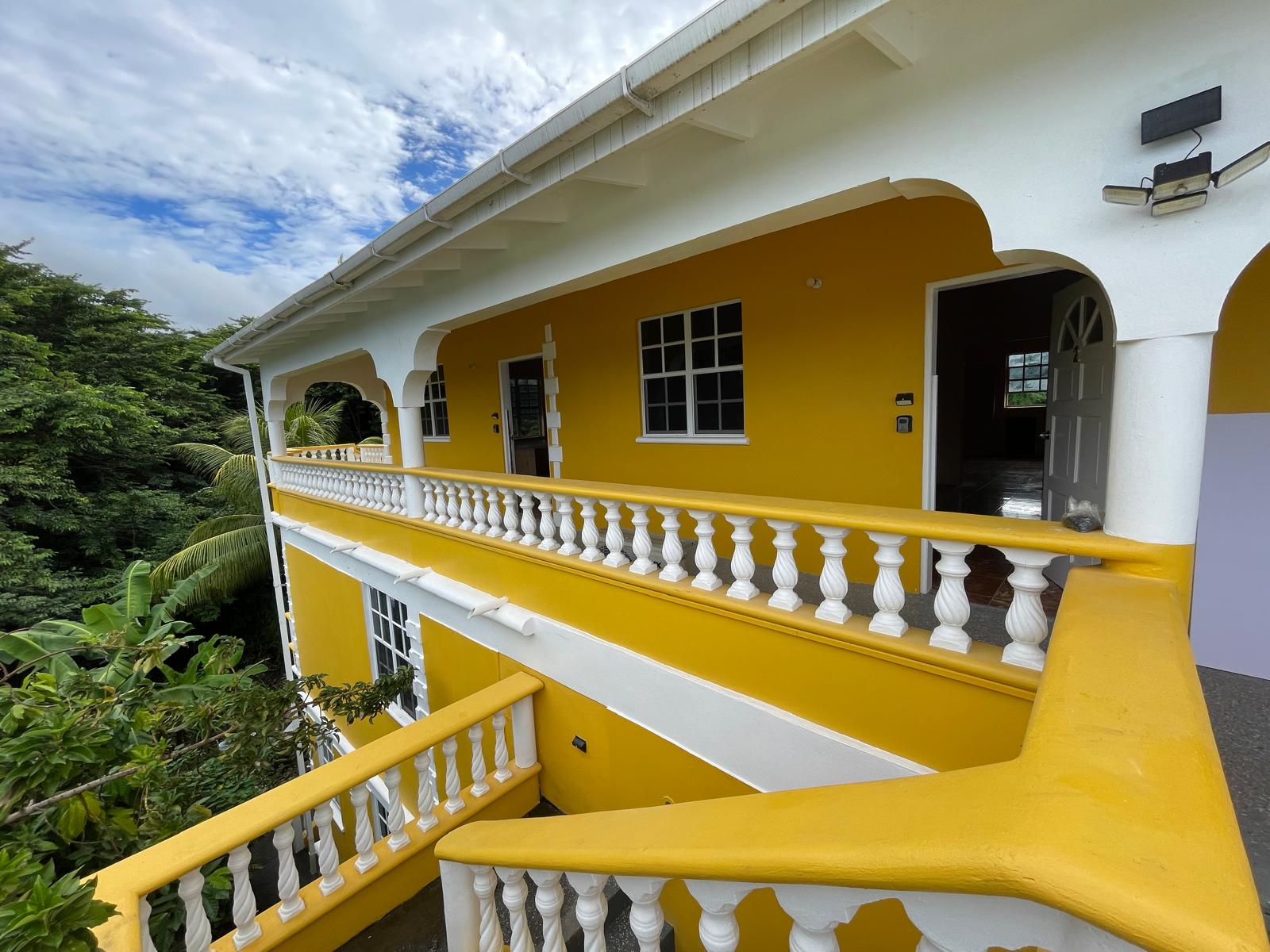 3 storey commercial building in Portsmouth – EC$3,531,970 / US$1,300,000