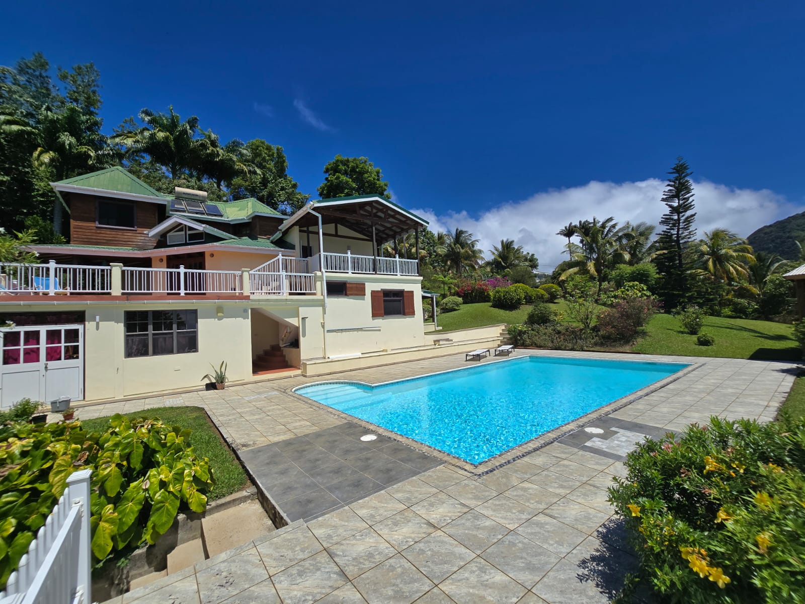4 bedrooms, 5 bathrooms, fully furnished house in Beau Bois, Dominica – US$800,000 / EC$2,172,520 Million