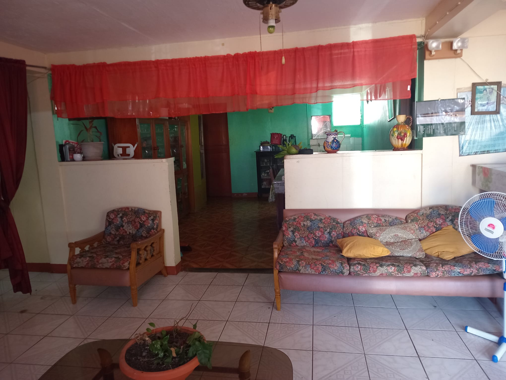 6 bedrooms, 4 baths house for sale in Loubriere, Dominica – EC$680,000 / US$245,682