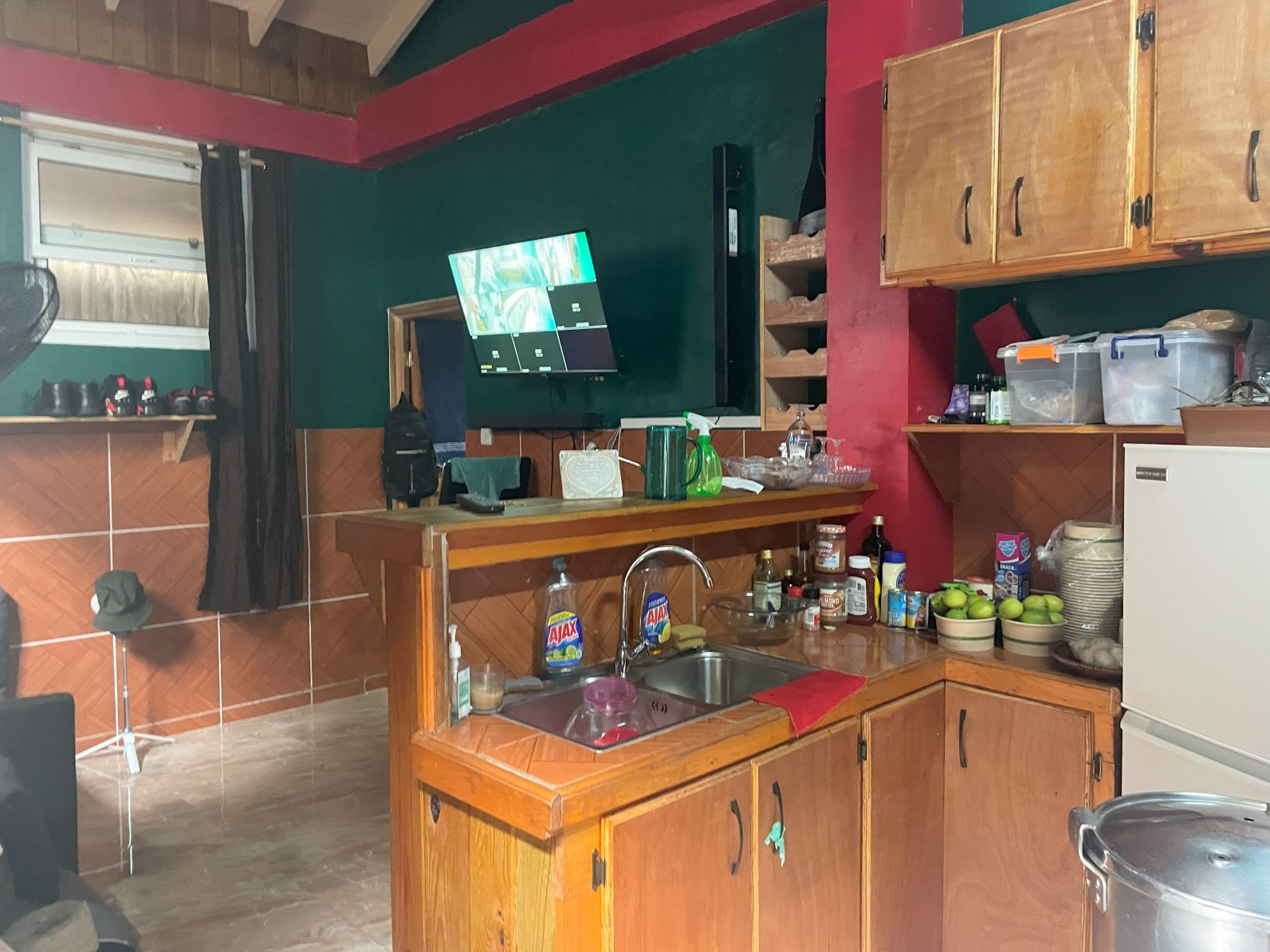 Commercial space for rent in Roseau, Dominica – EC$5000 / US$1875 monthly