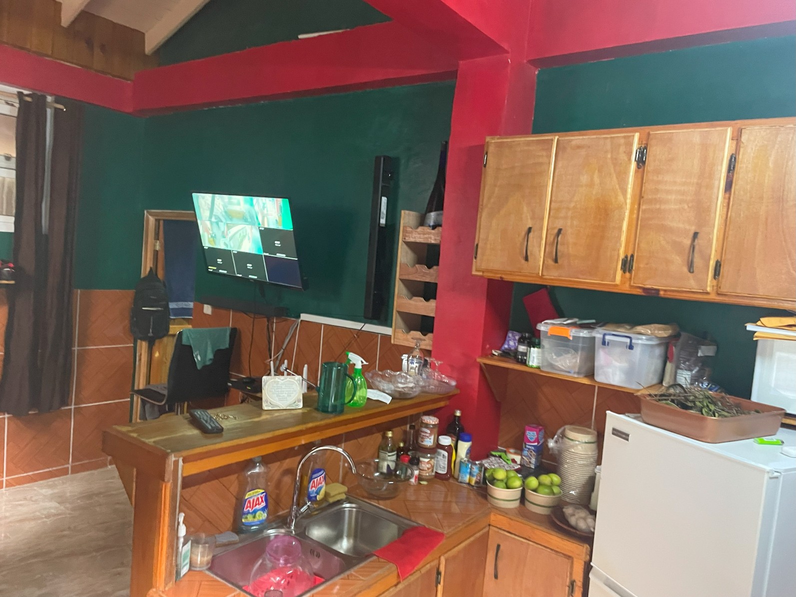 Commercial space for rent in Roseau, Dominica – EC$5000 / US$1875 monthly