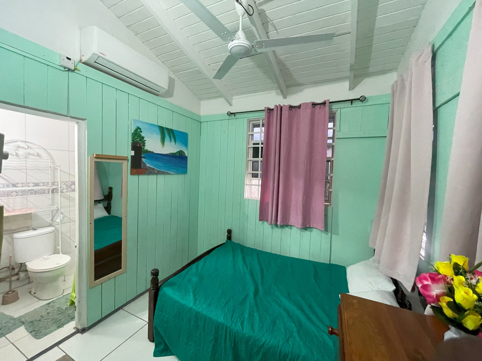 2 private offices , 1 bath  commercial space  for rent in Roseau, Dominica -EC$4200 /  US$1575 monthly