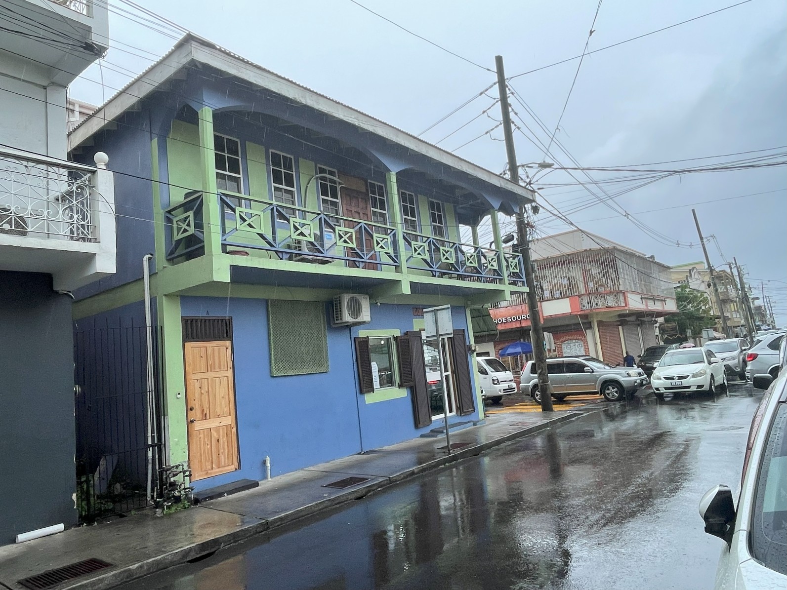 2 private offices , 1 bath  commercial space  for rent in Roseau, Dominica -EC$4200 /  US$1575 monthly