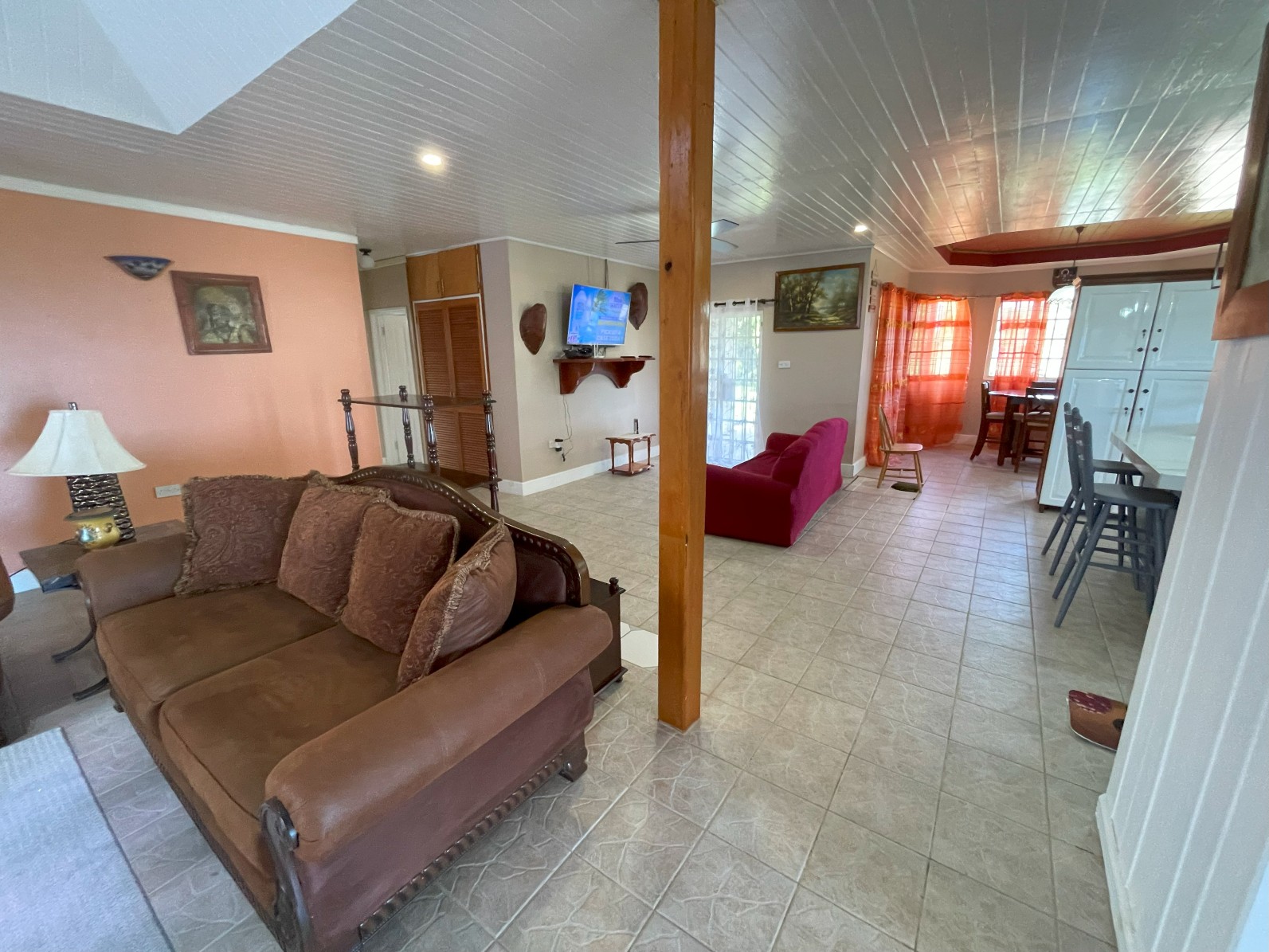 2 bedrooms, 2 baths house for rent in Morne Daniel , Dominica – EC$4500 / US$1685 monthly