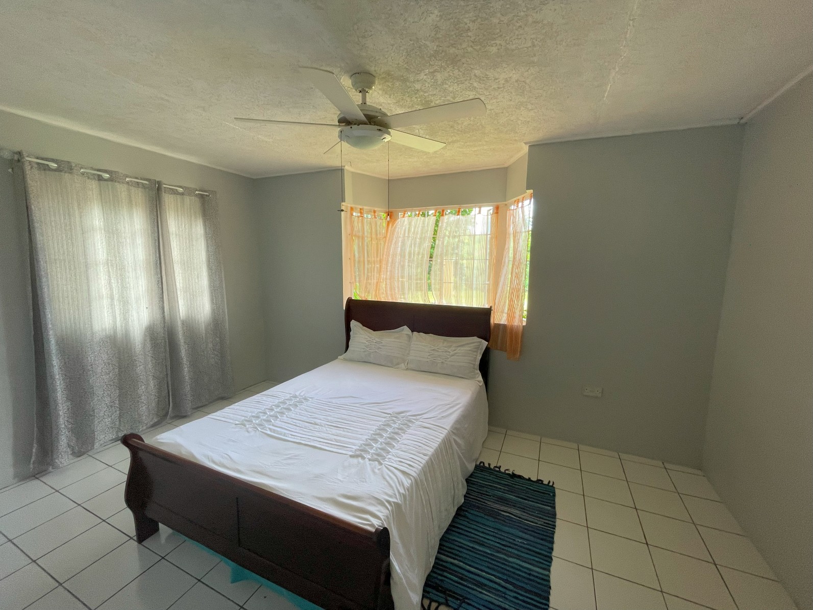 2 bedrooms, 2 baths house for rent in Morne Daniel , Dominica – EC$4500 / US$1685 monthly