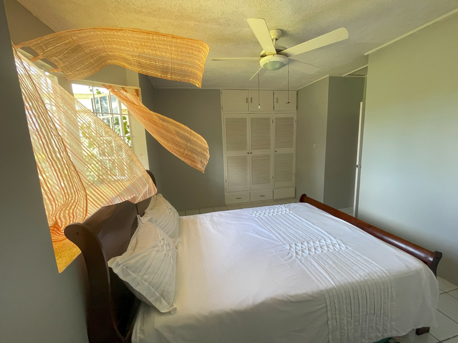 2 bedrooms, 2 baths house for rent in Morne Daniel , Dominica – EC$4500 / US$1685 monthly