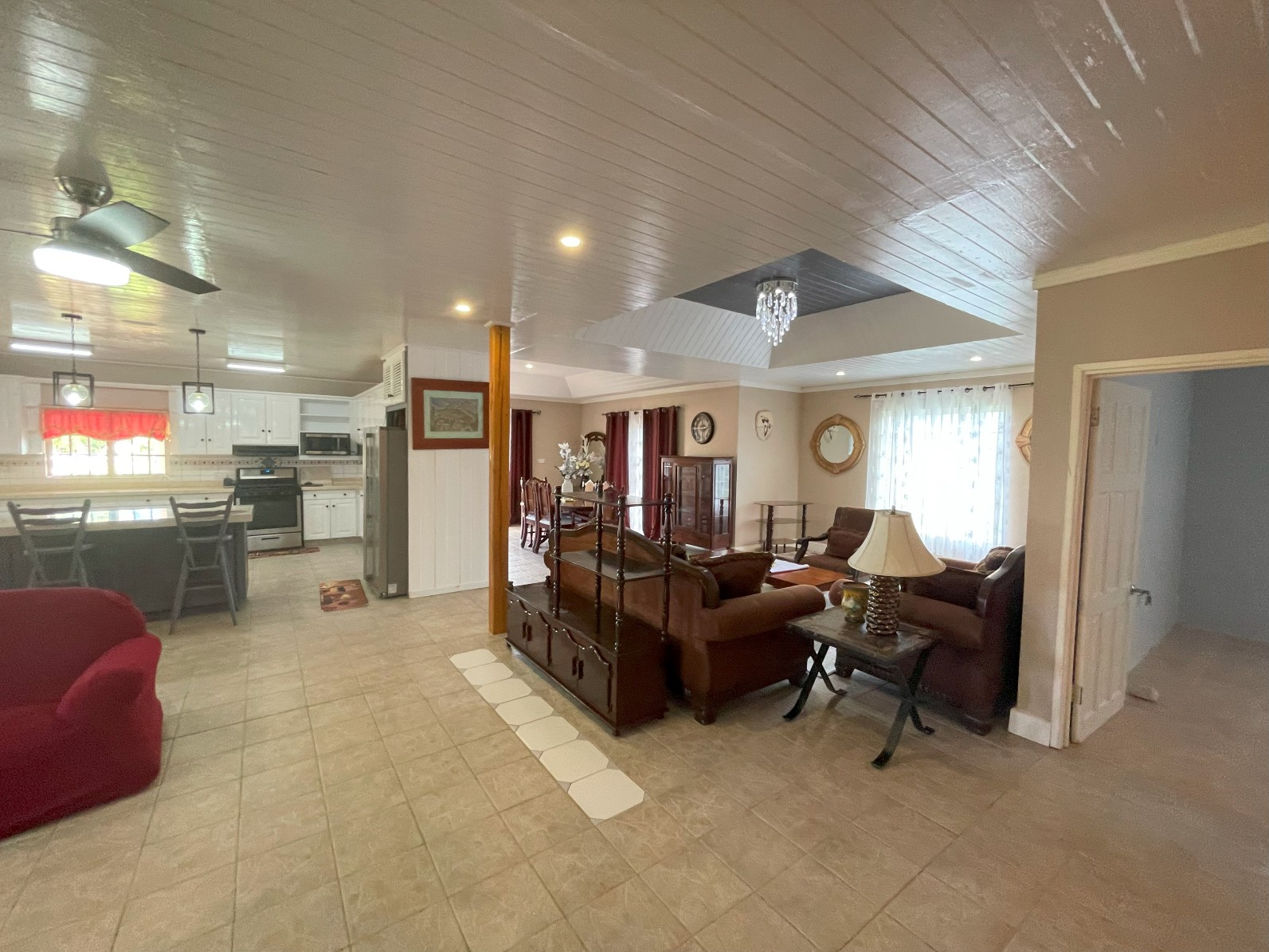 2 bedrooms, 2 baths house for rent in Morne Daniel , Dominica – EC$4500 / US$1685 monthly