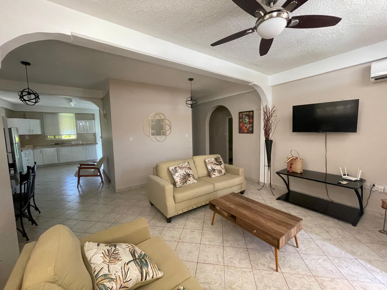 2 bedrooms, 1.5 bath house for rent in Checkhall, Dominica – EC$3000 / US$1124 monthly