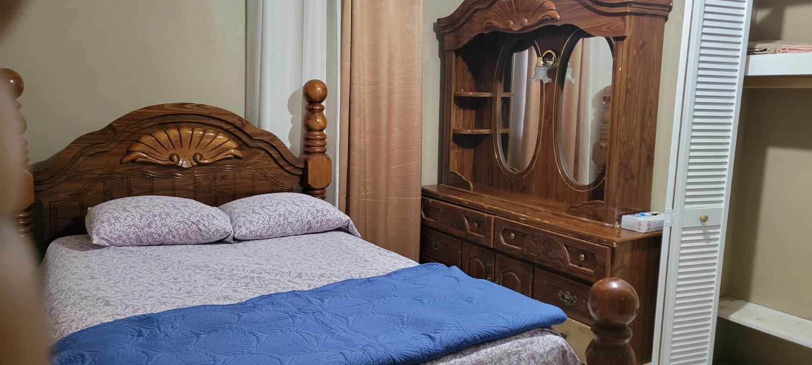 Vacation/short term Rentals available in Castle Bruce – EC$215 / US$80 nightly (per room)