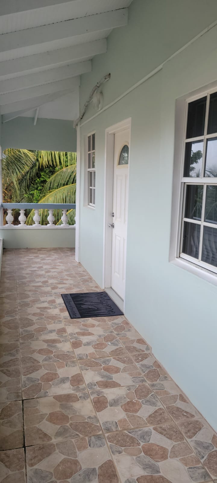 Vacation/short term Rentals available in Castle Bruce – EC$215 / US$80 nightly (per room)