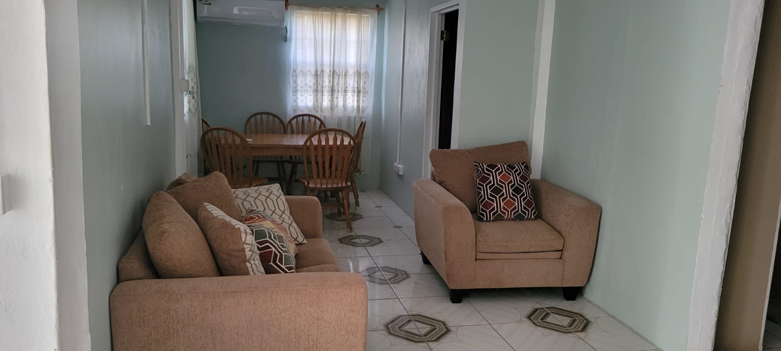 Vacation/short term Rentals available in Castle Bruce – EC$215 / US$80 nightly (per room)