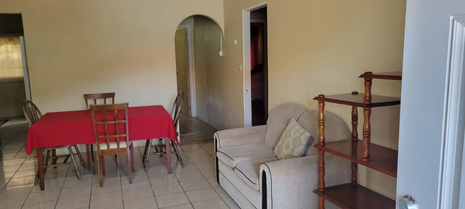 Vacation/short term Rentals available in Castle Bruce – EC$215 / US$80 nightly (per room)