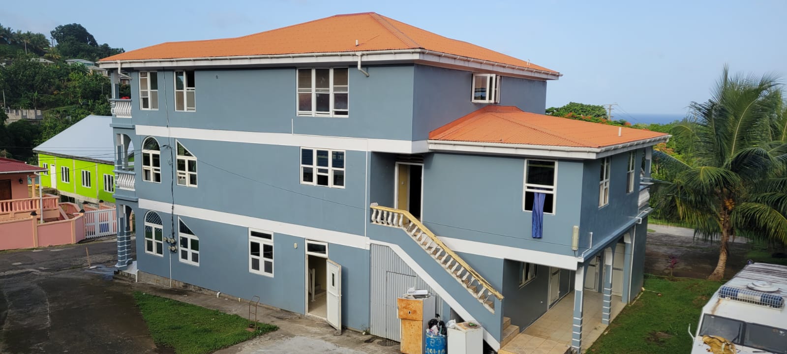 Vacation/short term Rentals available in Castle Bruce – EC$215 / US$80 nightly (per room)