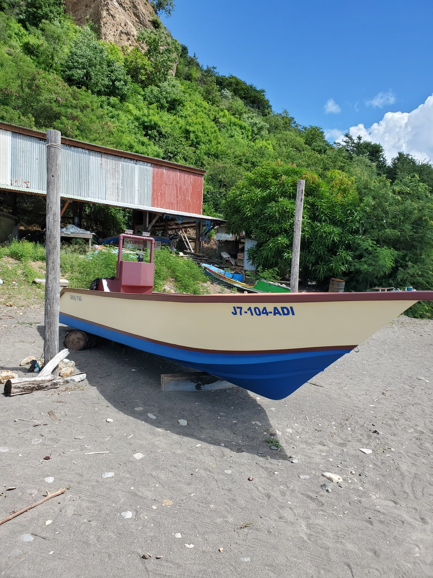 Fishing boat for sale – Dominica- EC$78,500 / US$29,400