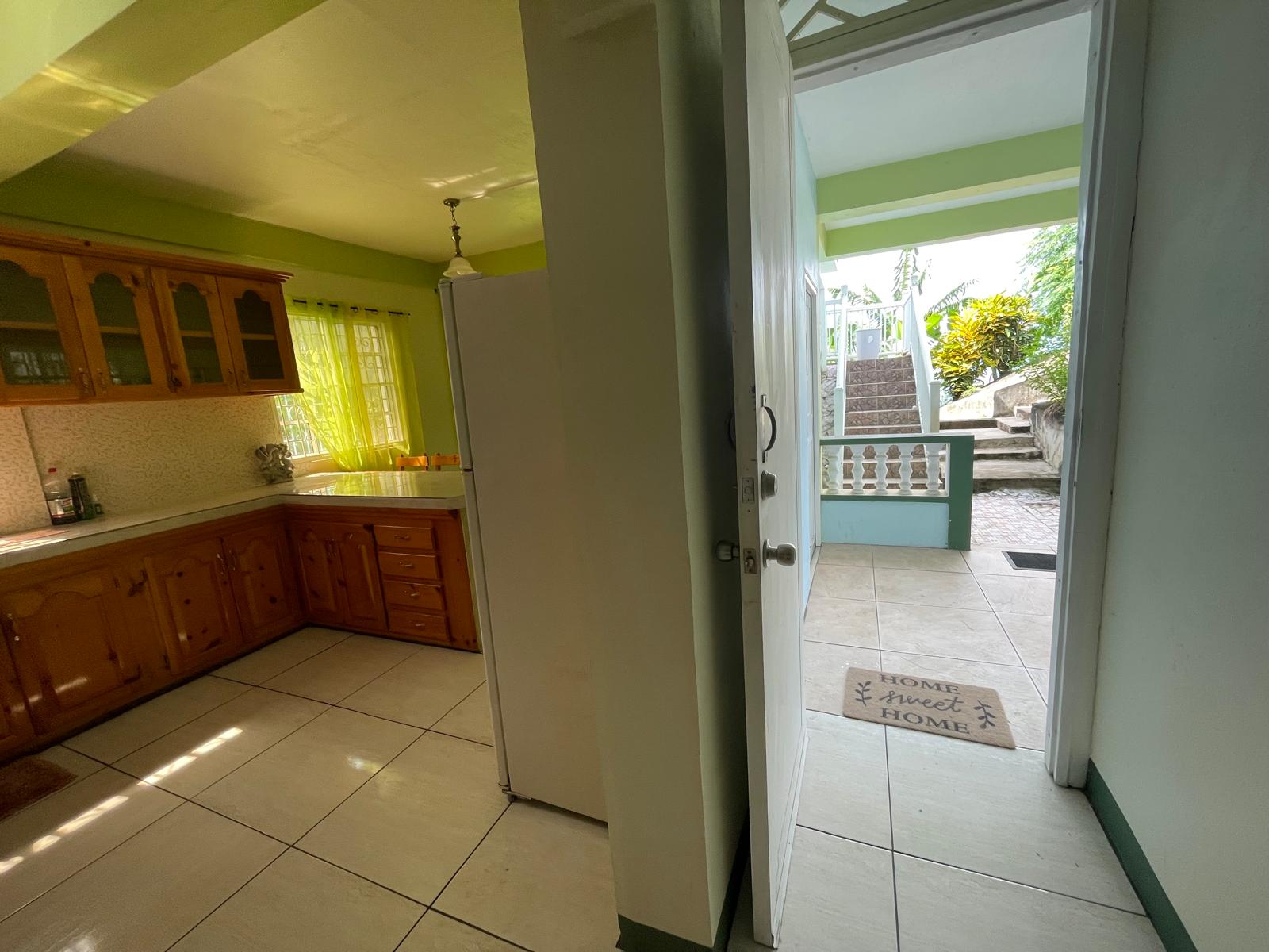2 bedrooms, 1 bath apt for rent in Wallhouse, Dominica – EC$2000 /US$750 nmonthly
