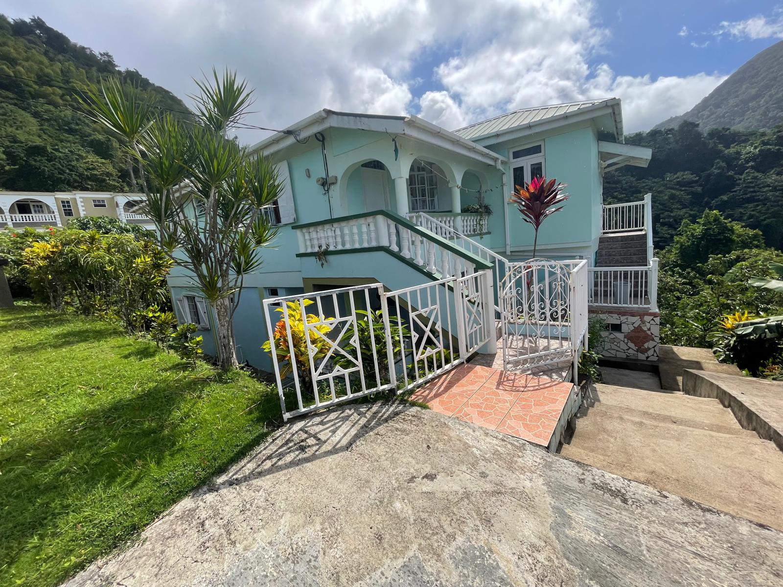 2 bedrooms, 1 bath apt for rent in Wallhouse, Dominica – EC$2000 /US$750 nmonthly