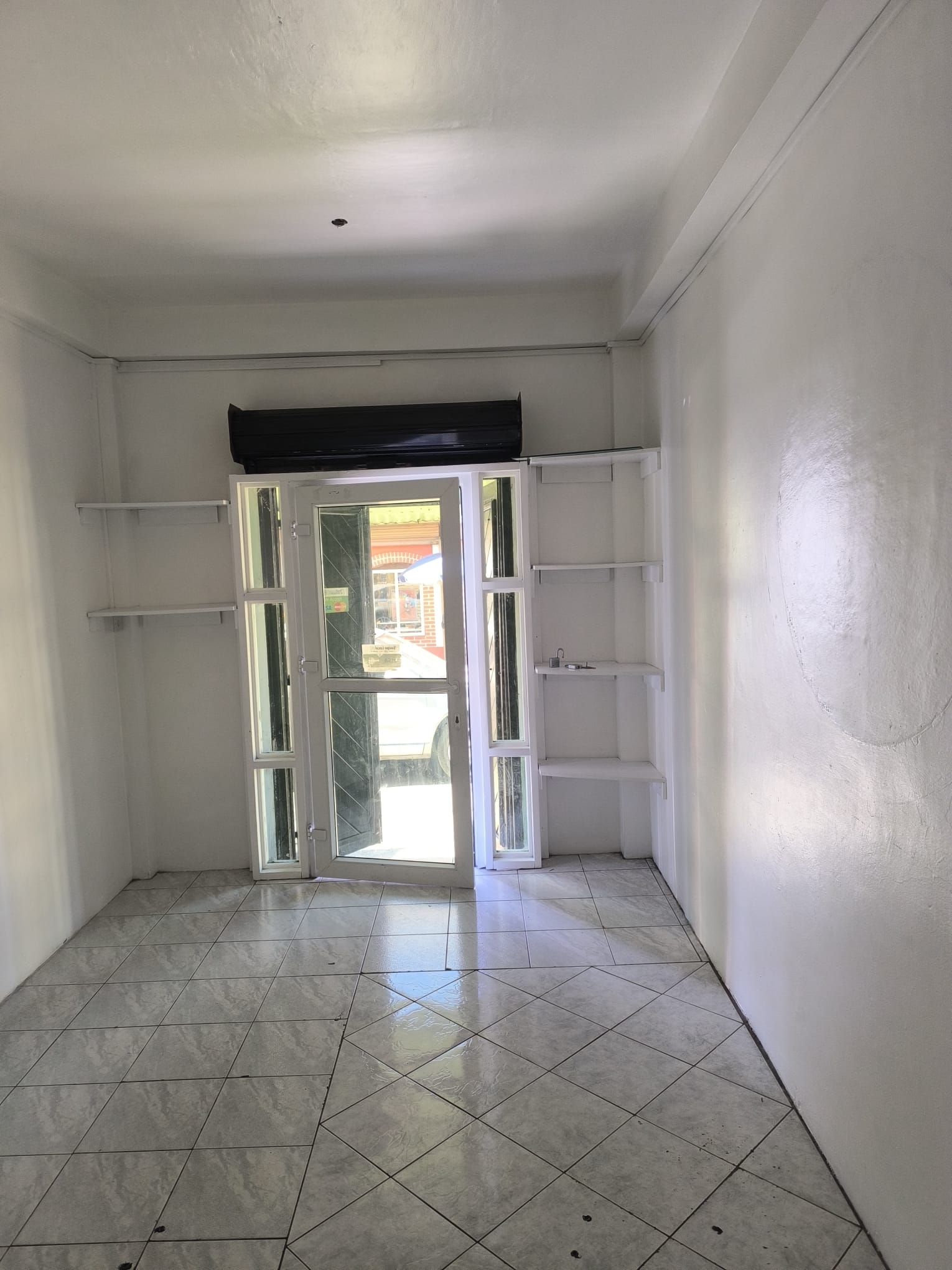 345sqft commercial space in Roseau, DominicaEC$3000 / US$1125 monthly