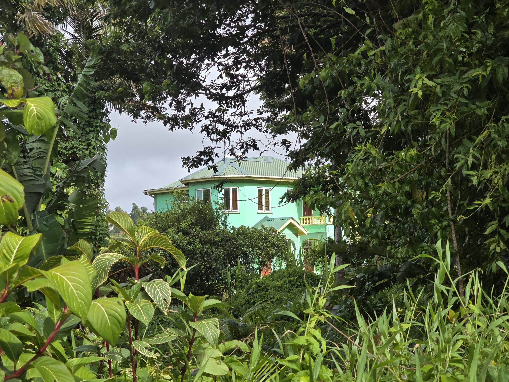 5 bedrooms, 3 baths (2 storey) house in Sultan, Dominica -EC$1,350,000 / US$505,618