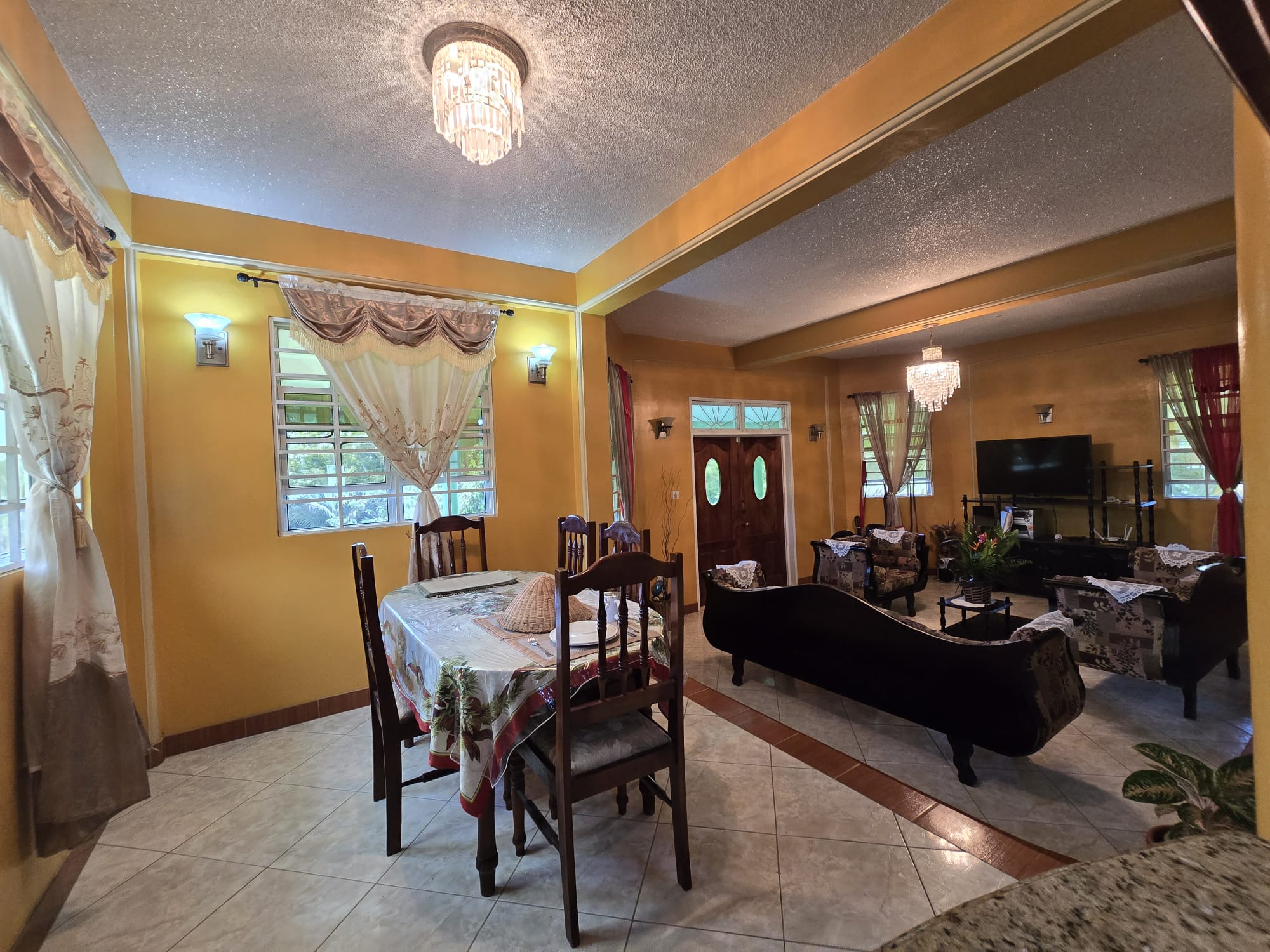 5 bedrooms, 3 baths (2 storey) house in Sultan, Dominica -EC$1,350,000 / US$505,618