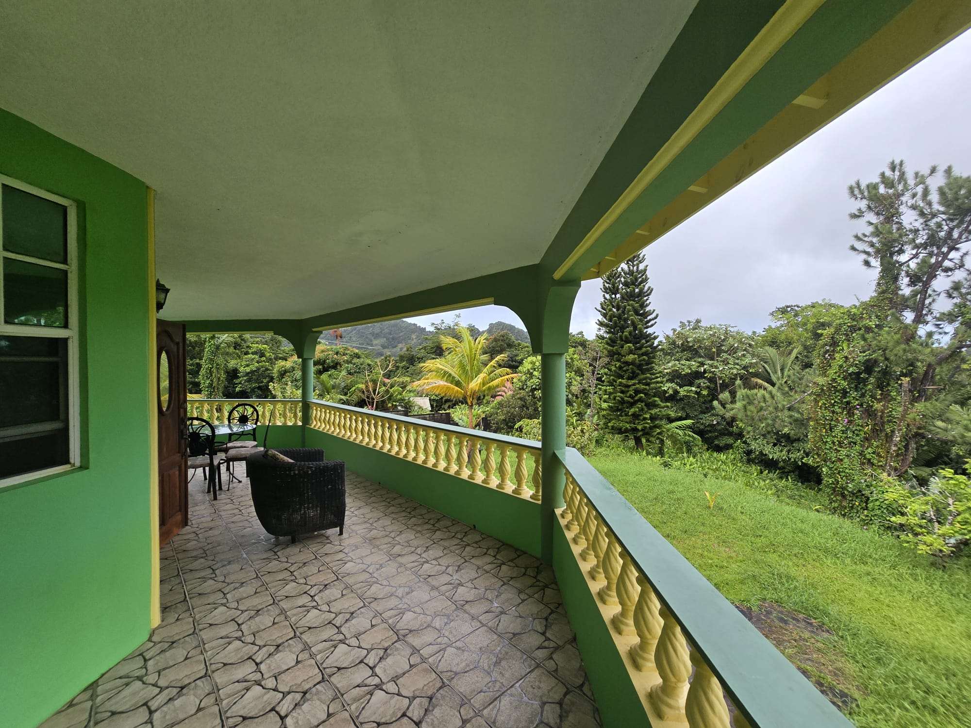 5 bedrooms, 3 baths (2 storey) house in Sultan, Dominica -EC$1,350,000 / US$505,618