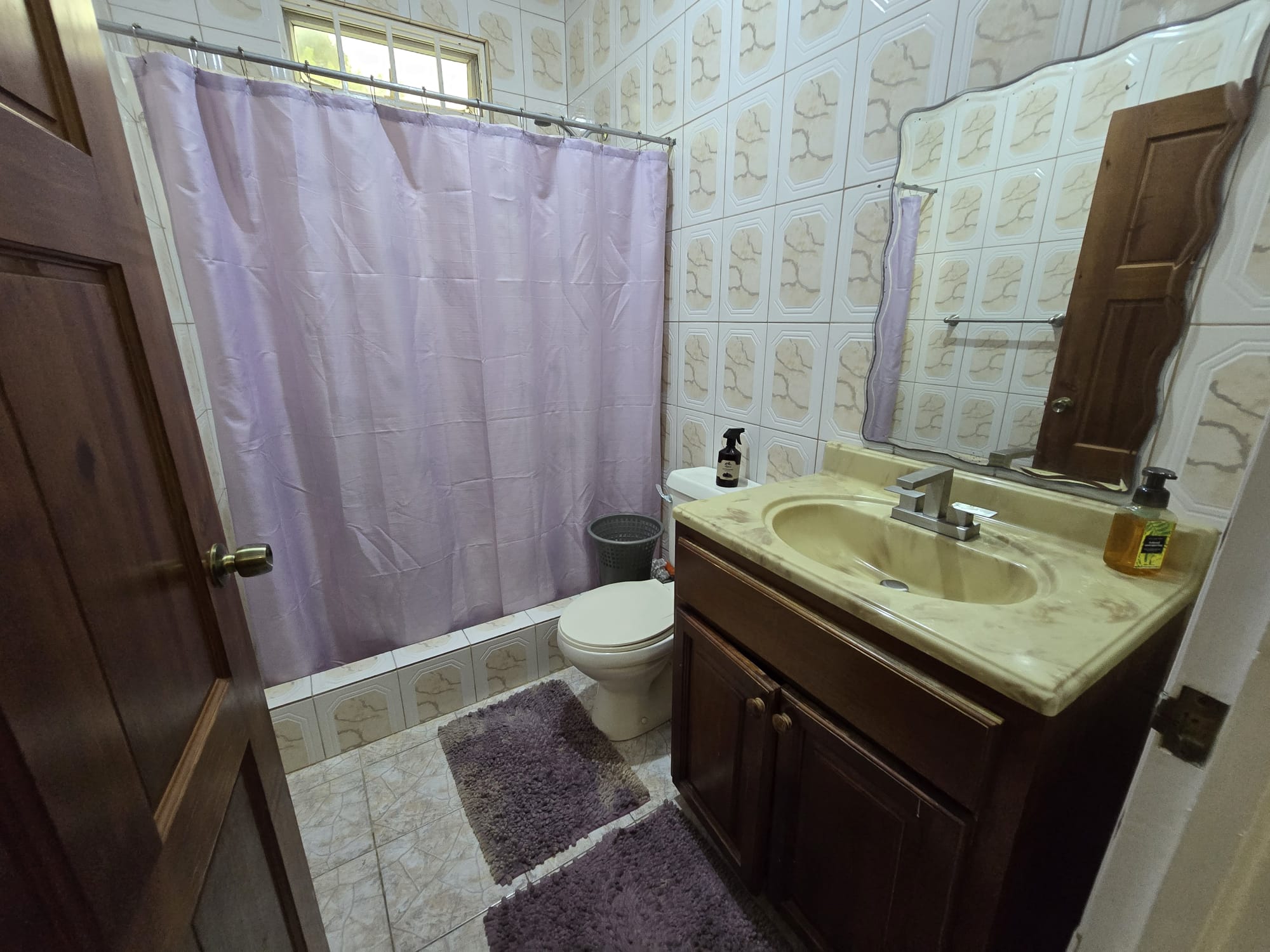 5 bedrooms, 3 baths (2 storey) house in Sultan, Dominica -EC$1,350,000 / US$505,618