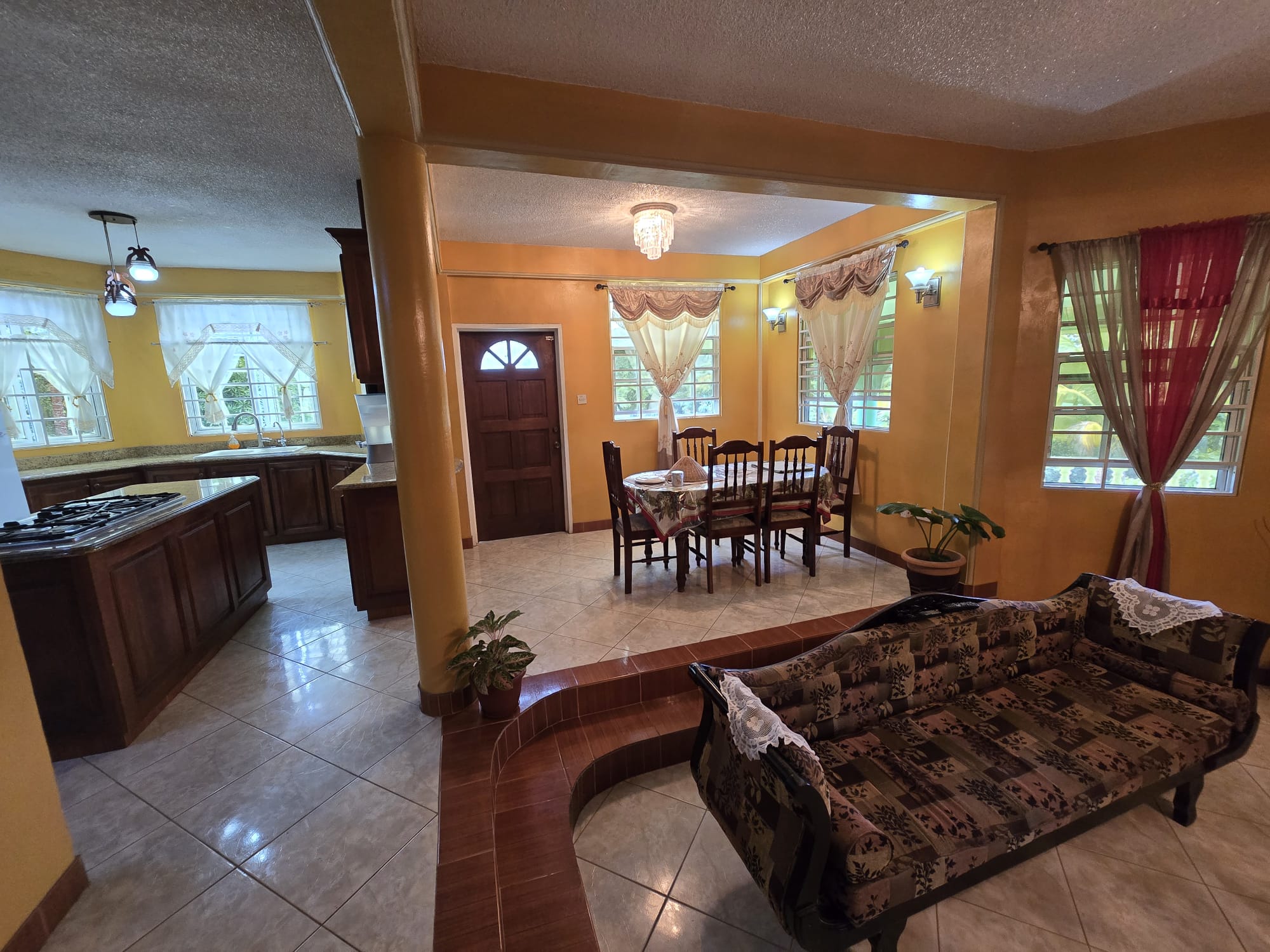 5 bedrooms, 3 baths (2 storey) house in Sultan, Dominica -EC$1,350,000 / US$505,618