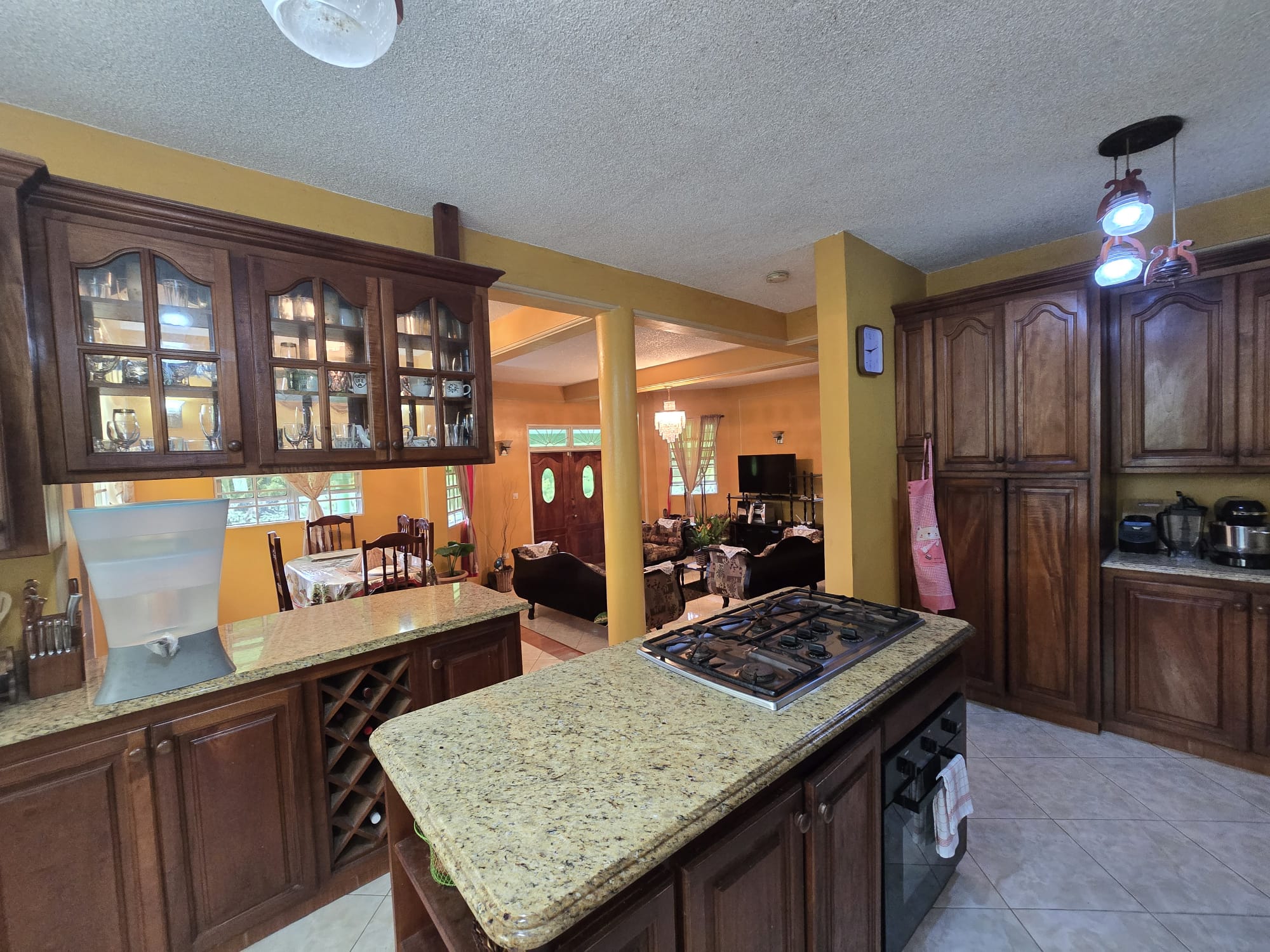 5 bedrooms, 3 baths (2 storey) house in Sultan, Dominica -EC$1,350,000 / US$505,618