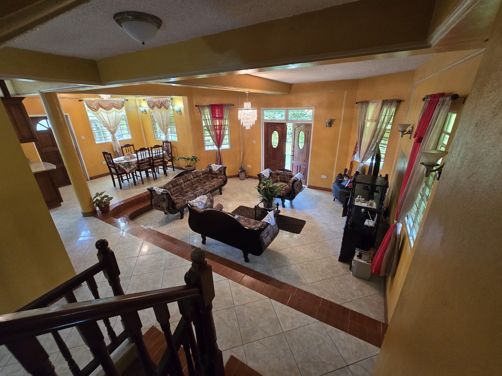 5 bedrooms, 3 baths (2 storey) house in Sultan, Dominica -EC$1,350,000 / US$505,618