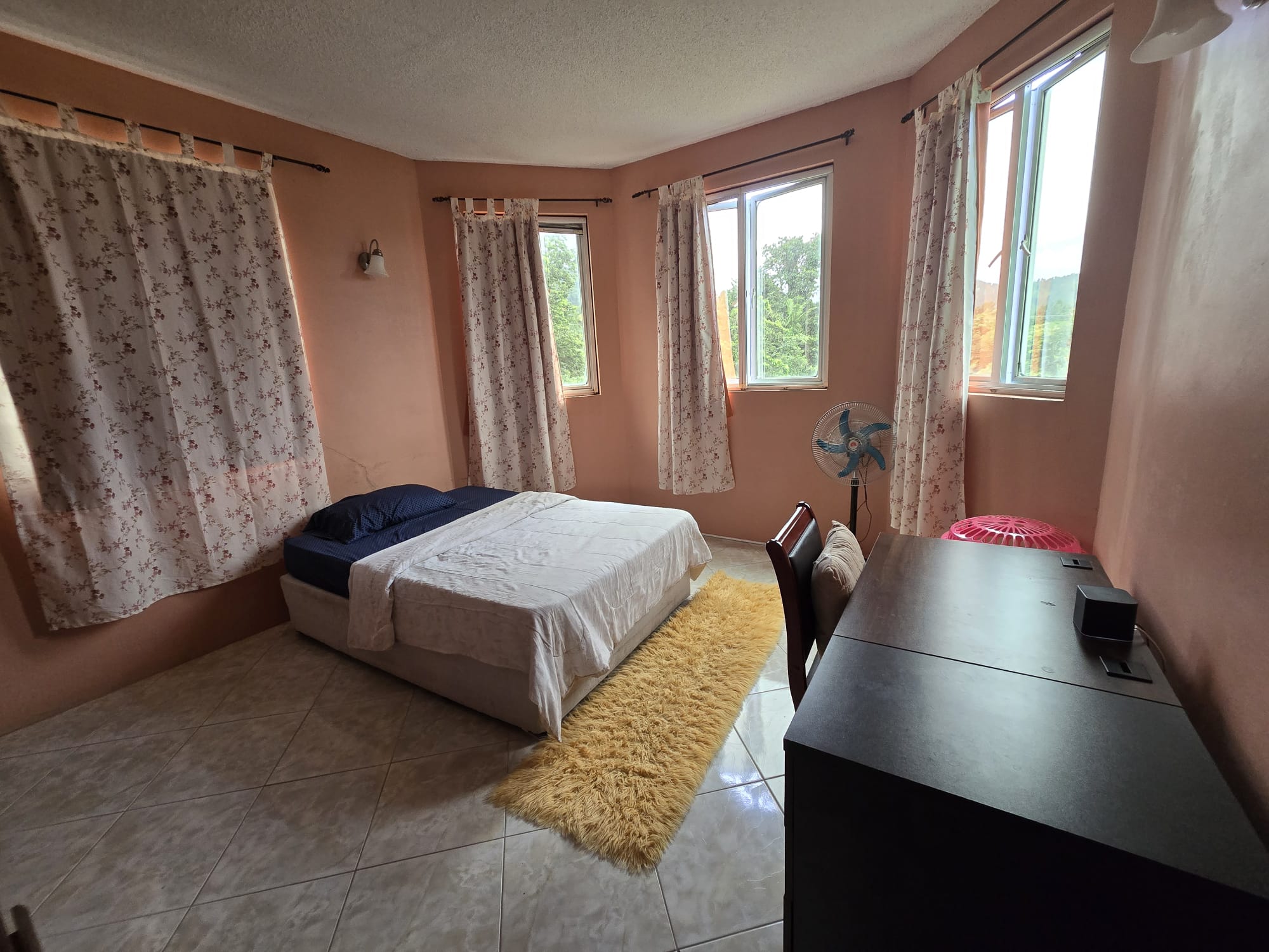 5 bedrooms, 3 baths (2 storey) house in Sultan, Dominica -EC$1,350,000 / US$505,618