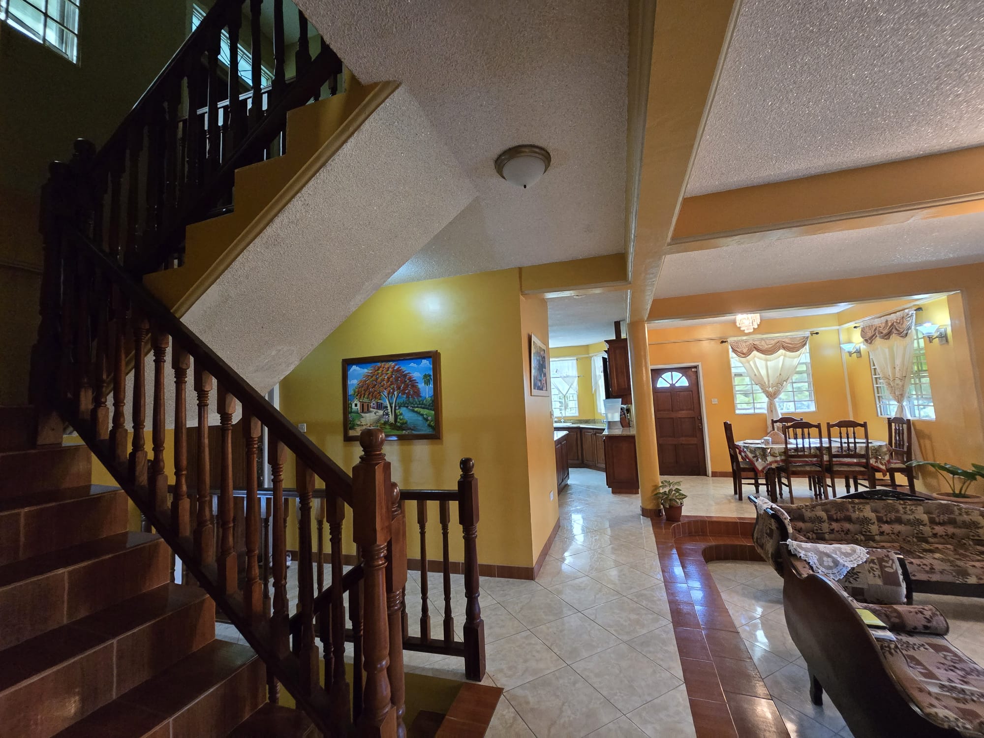 5 bedrooms, 3 baths (2 storey) house in Sultan, Dominica -EC$1,350,000 / US$505,618