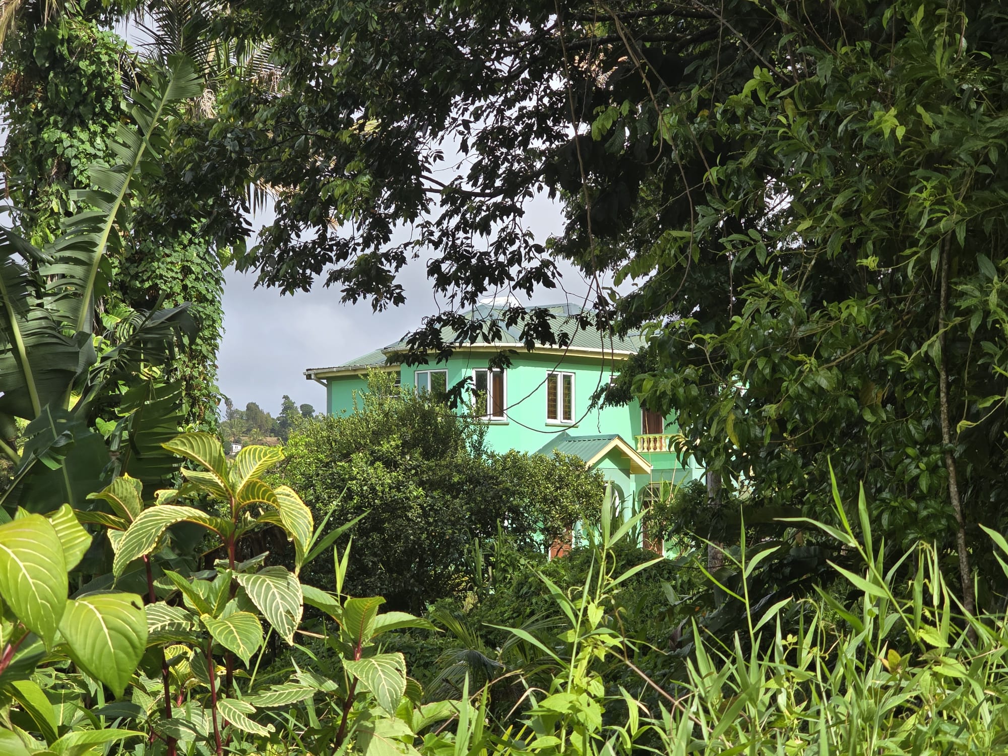 5 bedrooms, 3 baths (2 storey) house in Sultan, Dominica -EC$1,350,000 / US$505,618