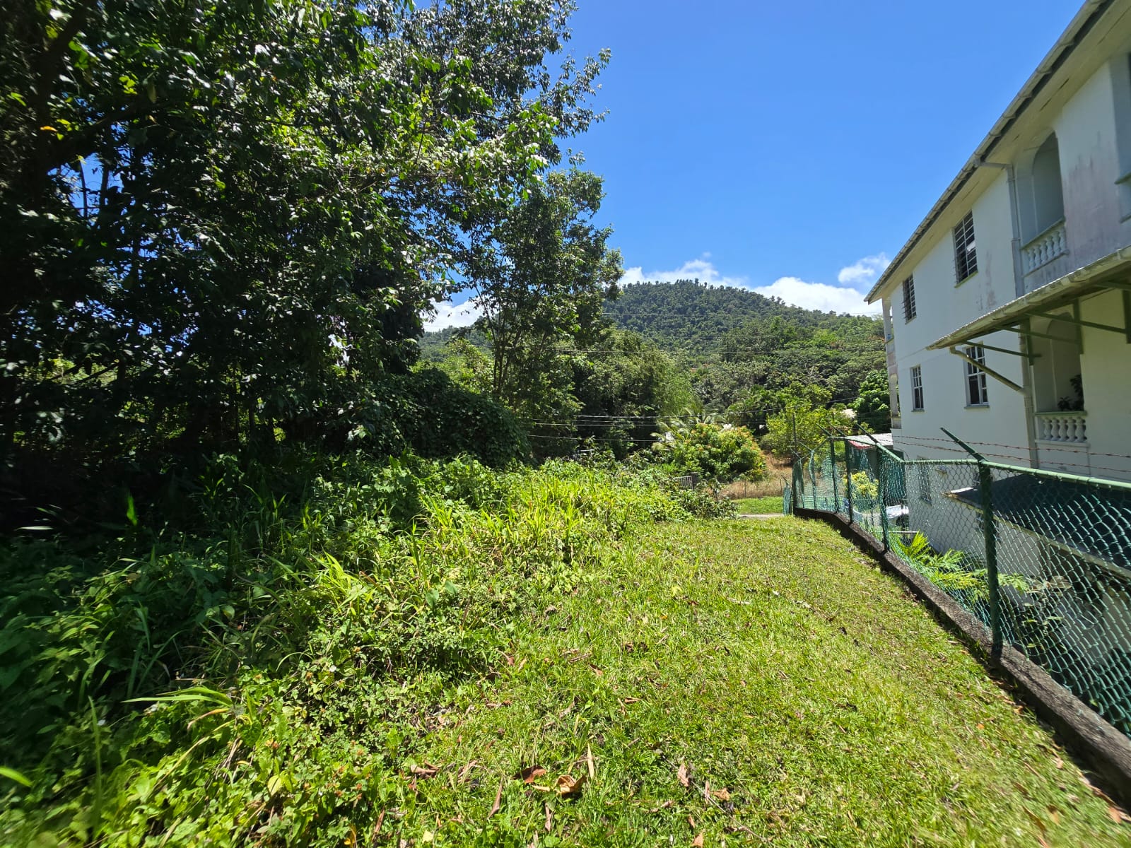 9,643 sqft residential lot in Picard Portsmouth, Dominica – EC$241,075 / US$90,290