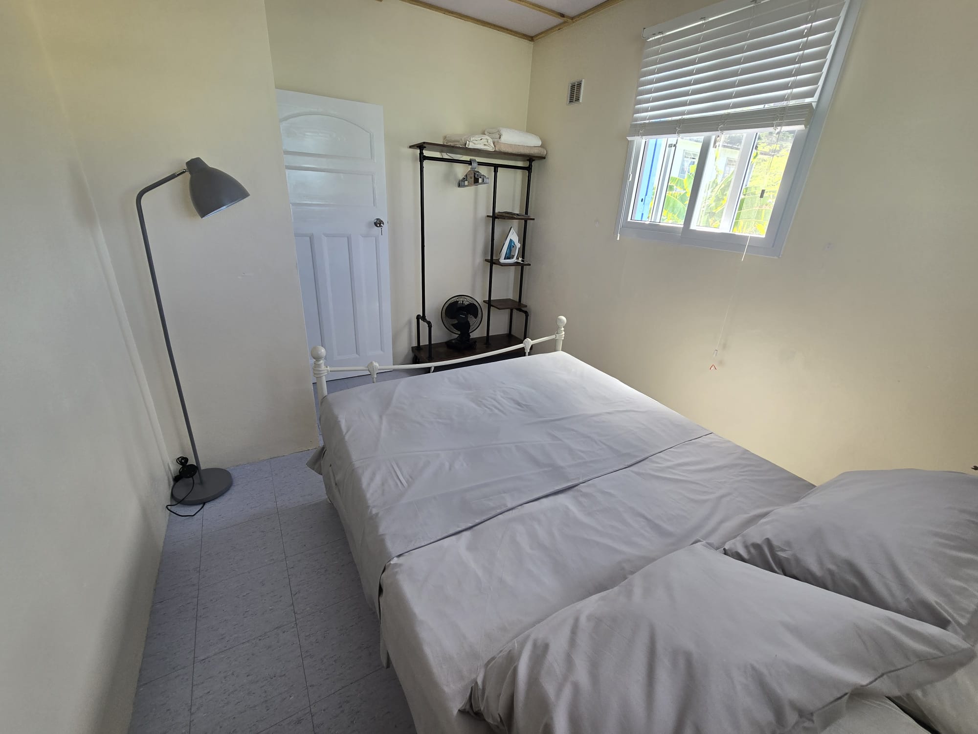 3 bedrooms, 2 baths house for short term rent in Pointe Mitchel -EC$1087 / US$400 nightly