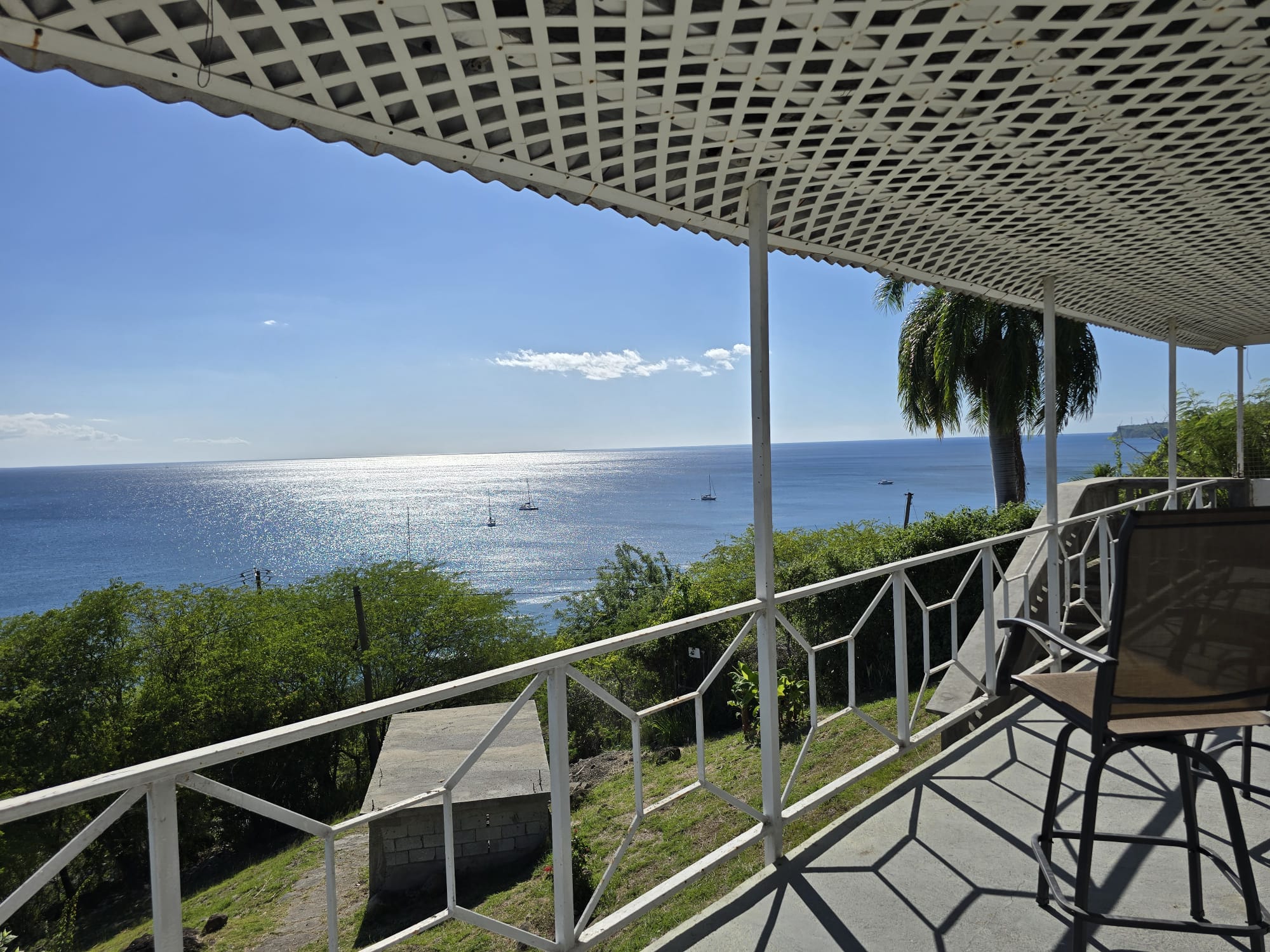 2 bedrooms , 1 bath house with studio in Mero, Dominica – EC$450,000 / US$168,539