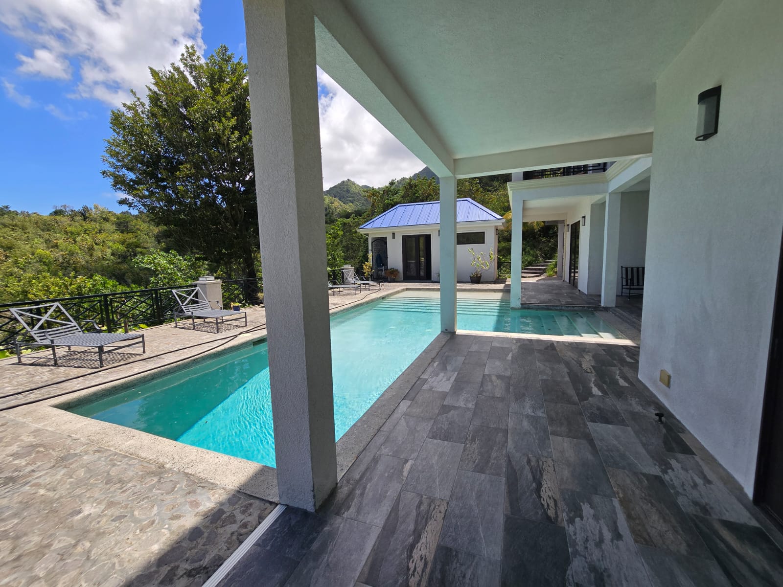 Exquisite and stunning 3-storey residential home for sale in Savanne Paille, Dominica – EC$4,537,223 / US$1,670,000