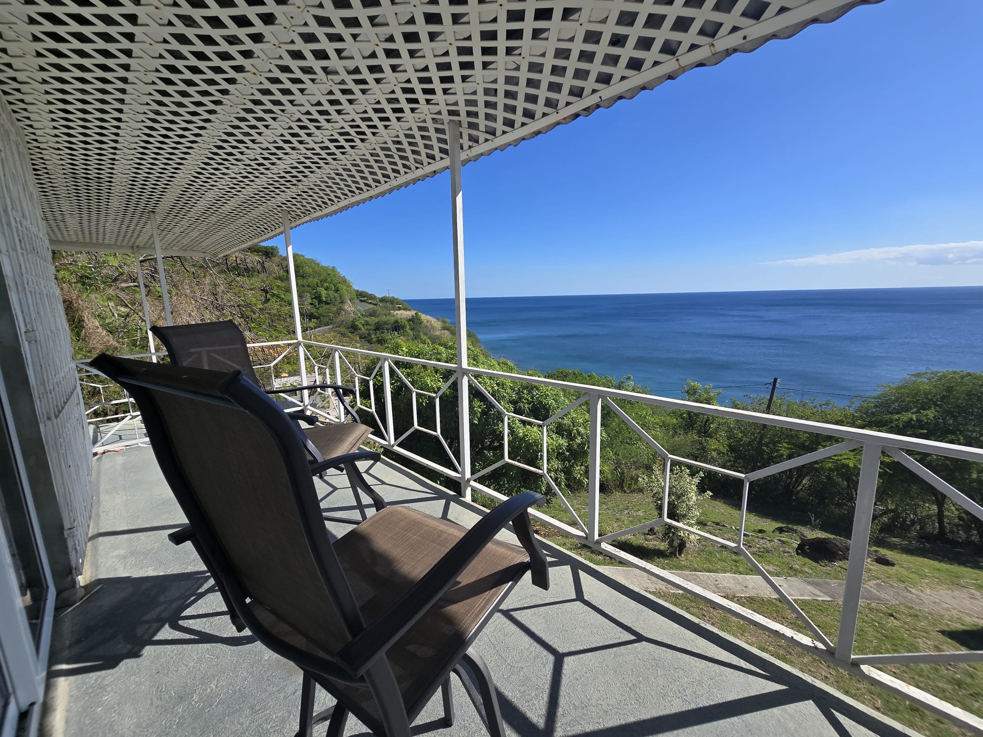 2 bedrooms , 1 bath house with studio in Mero, Dominica – EC$450,000 / US$168,539