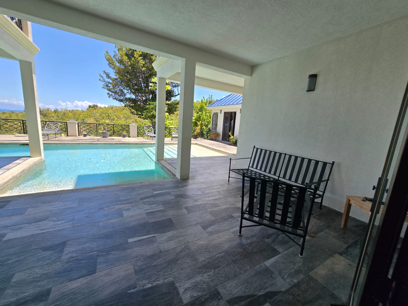 Exquisite and stunning 3-storey residential home for sale in Savanne Paille, Dominica – EC$4,537,223 / US$1,670,000