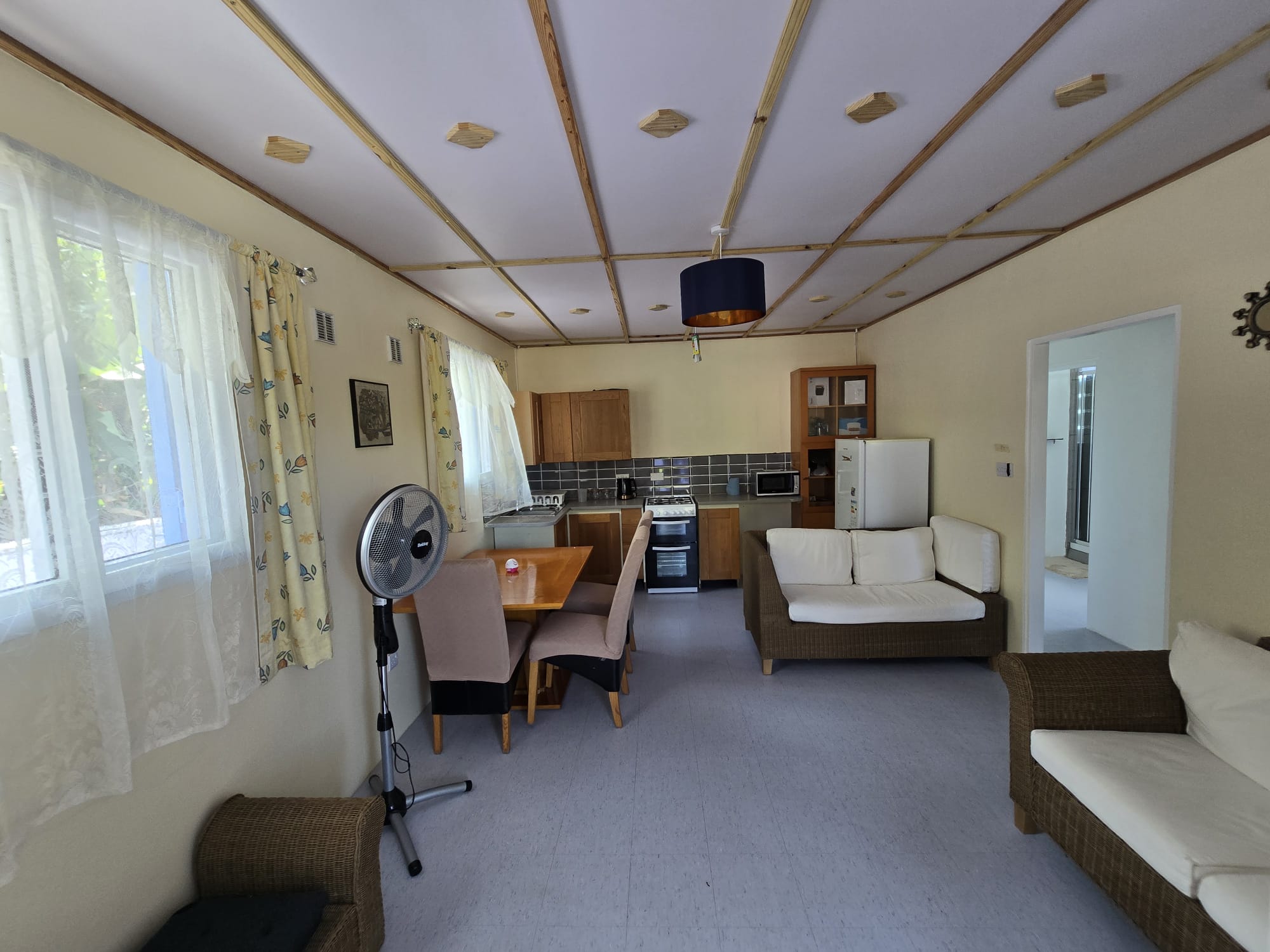 3 bedrooms, 2 baths house for short term rent in Pointe Mitchel -EC$1087 / US$400 nightly