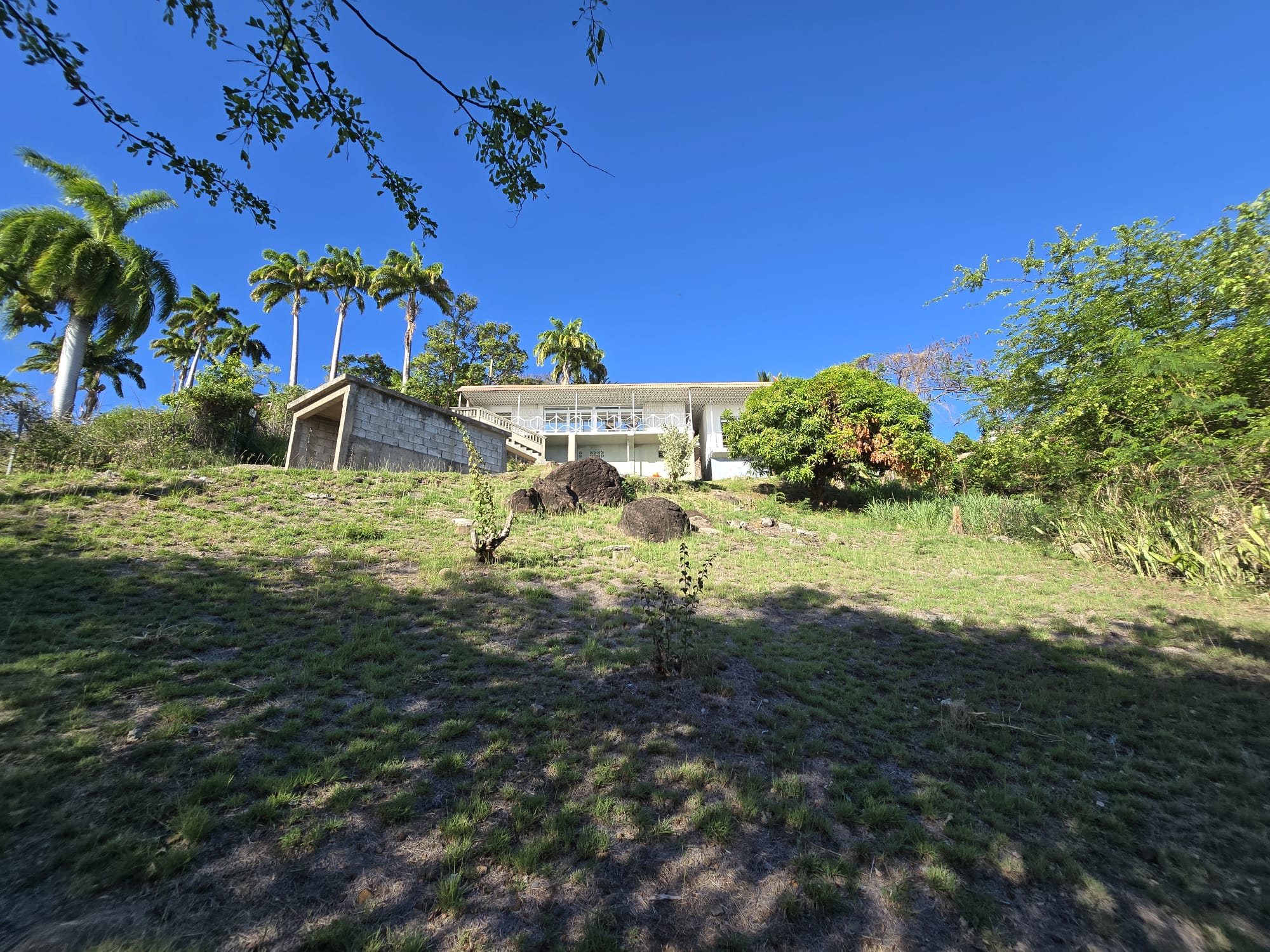 2 bedrooms , 1 bath house with studio in Mero, Dominica – EC$450,000 / US$168,539