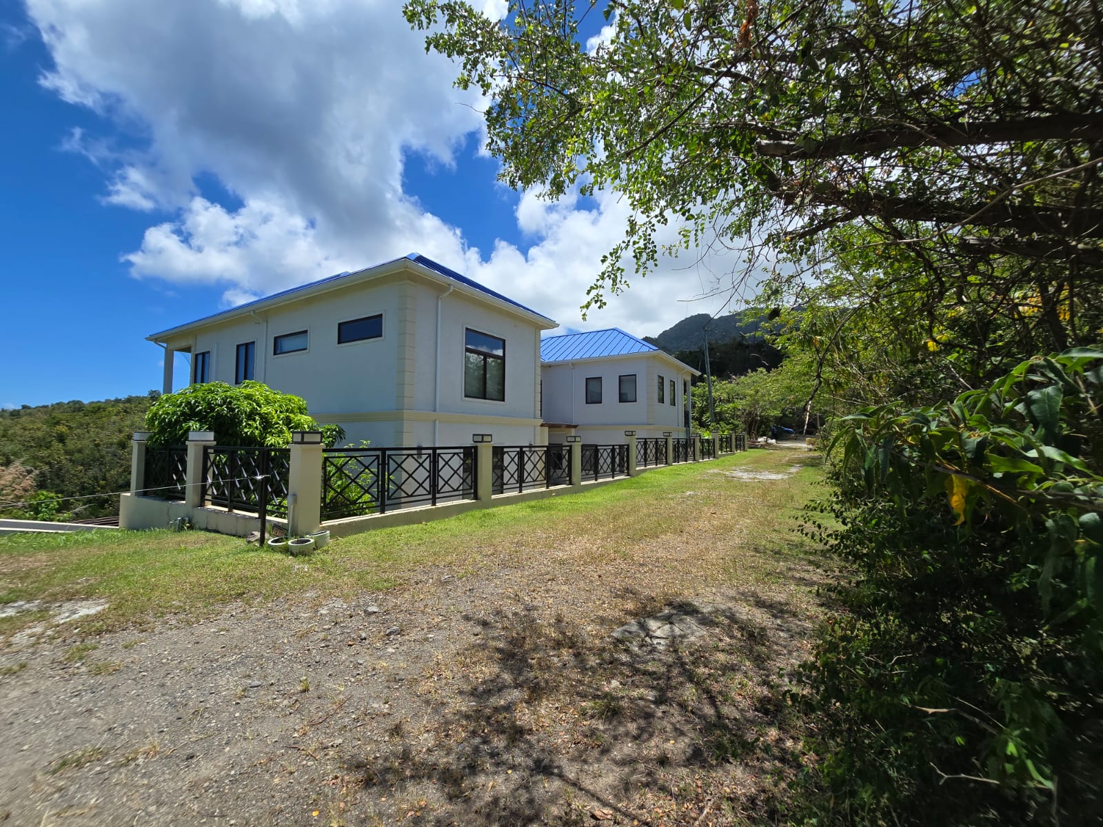 Exquisite and stunning 3-storey residential home for sale in Savanne Paille, Dominica – EC$4,537,223 / US$1,670,000