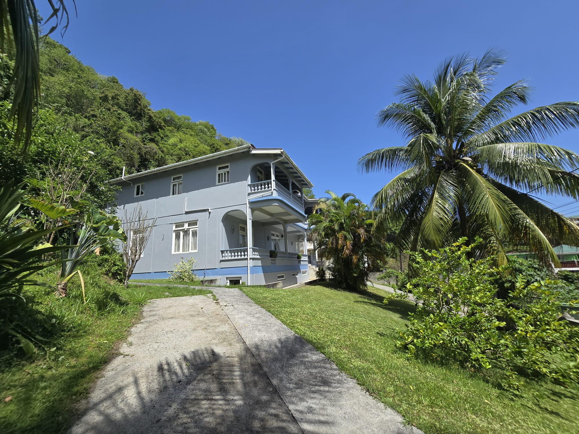 2 bedrooms, 1.5 baths for rent apt in Coco Bottom, Morne Daniel Dominica – EC$2500 /US$950