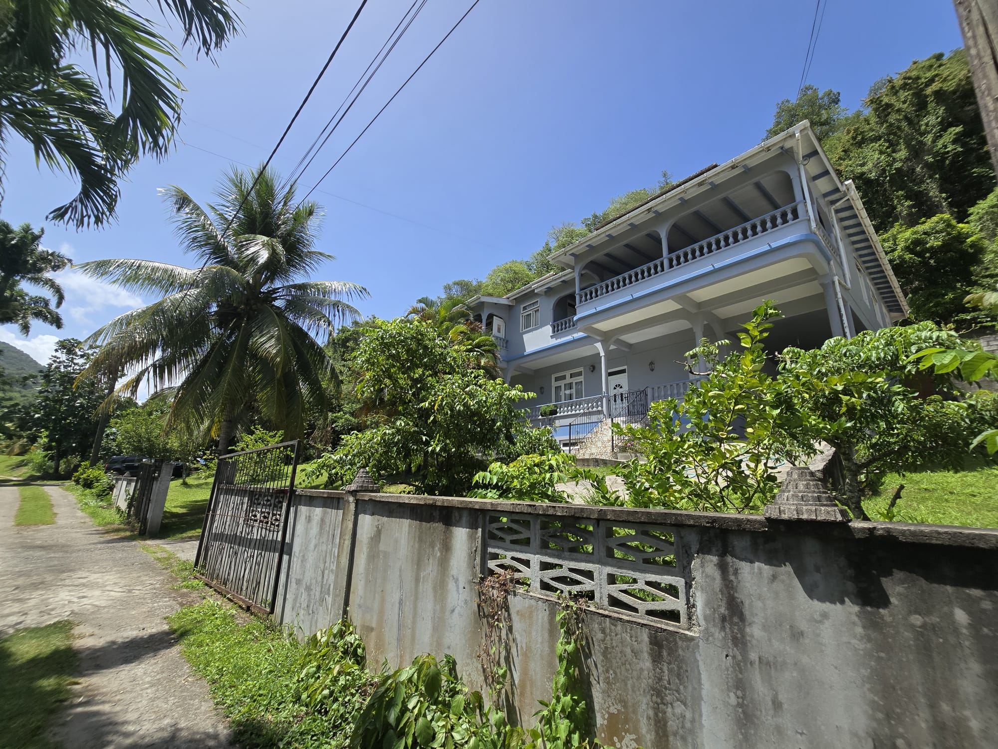 2 bedrooms, 1.5 baths for rent apt in Coco Bottom, Morne Daniel Dominica – EC$2500 /US$950
