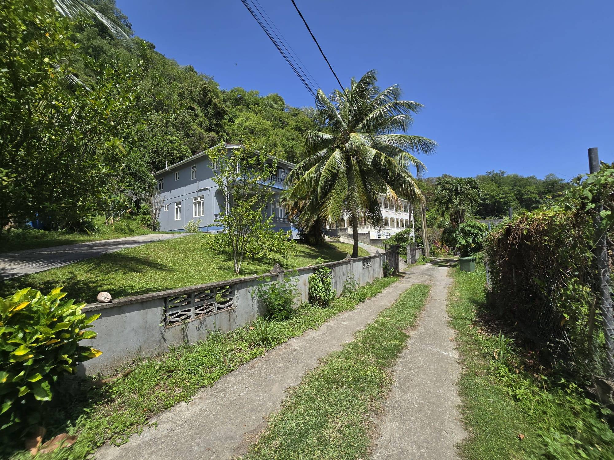 2 bedrooms, 1.5 baths for rent apt in Coco Bottom, Morne Daniel Dominica – EC$2500 /US$950