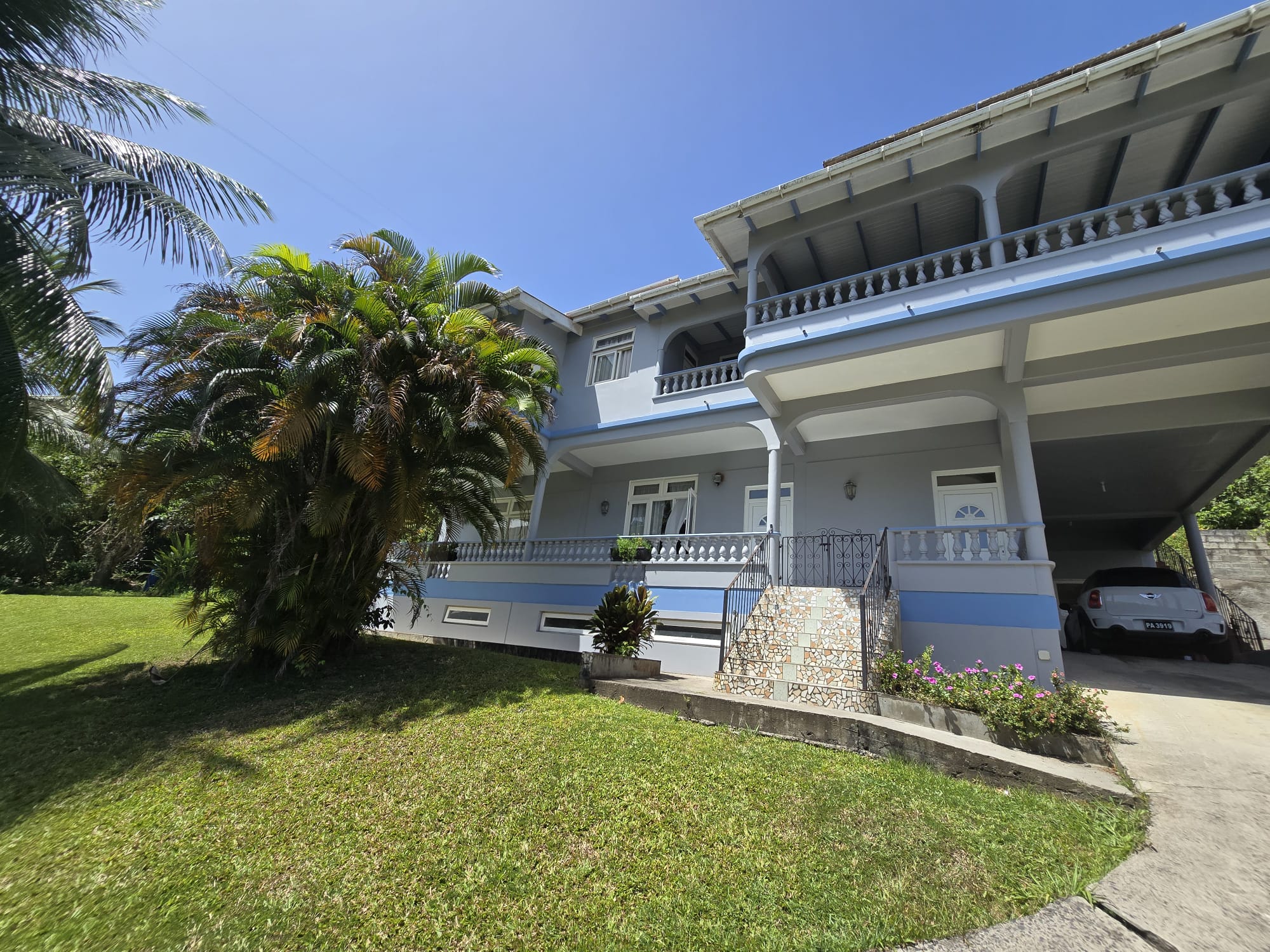 2 bedrooms, 1.5 baths for rent apt in Coco Bottom, Morne Daniel Dominica – EC$2500 /US$950