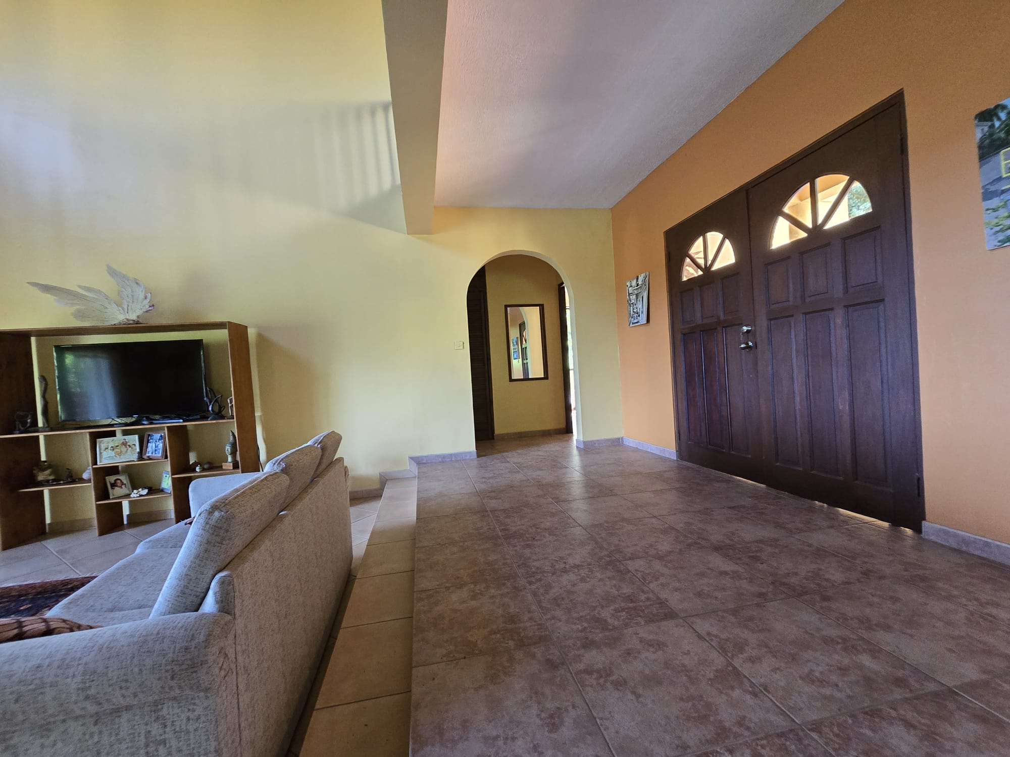 4 bedrooms, 3.5 baths residential property for sale in Cottage, Dominica. EC$3.5 Million / US$1.3 Million