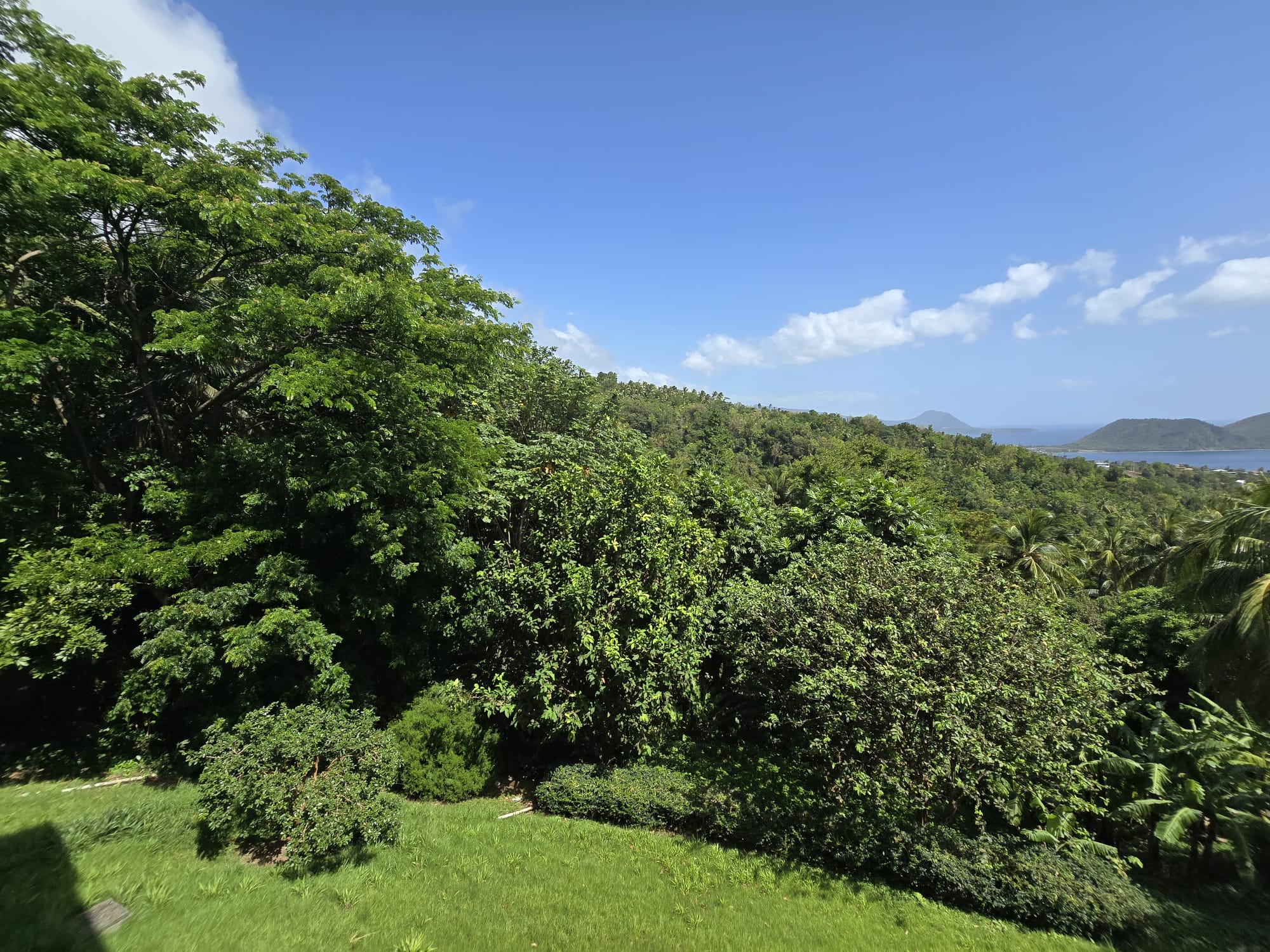 4 bedrooms, 3.5 baths residential property for sale in Cottage, Dominica. EC$3.5 Million / US$1.3 Million